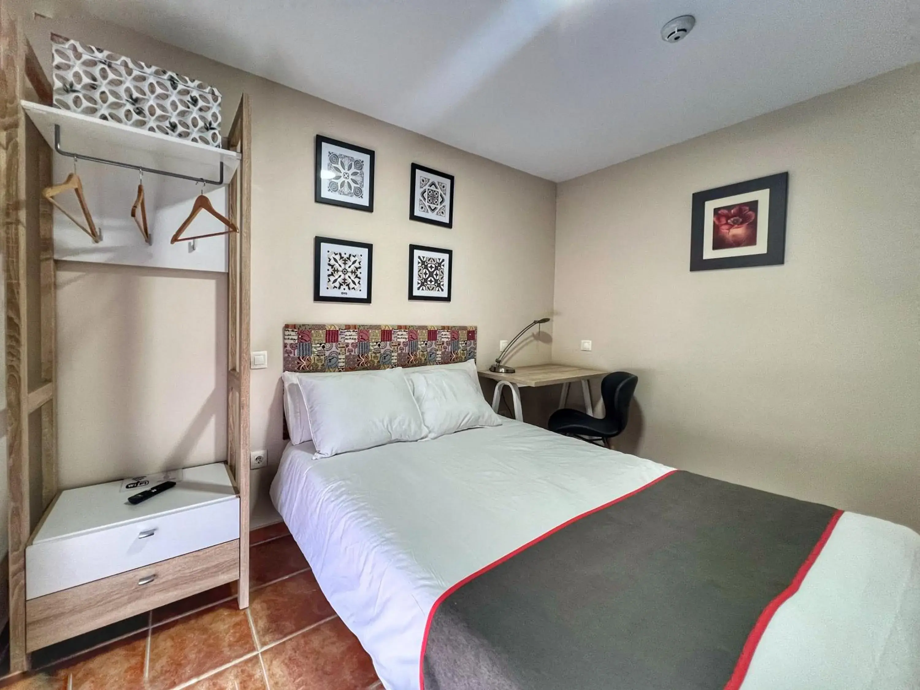 Double Room in Hostal la Colmena Double Room in Hostal la Colmena