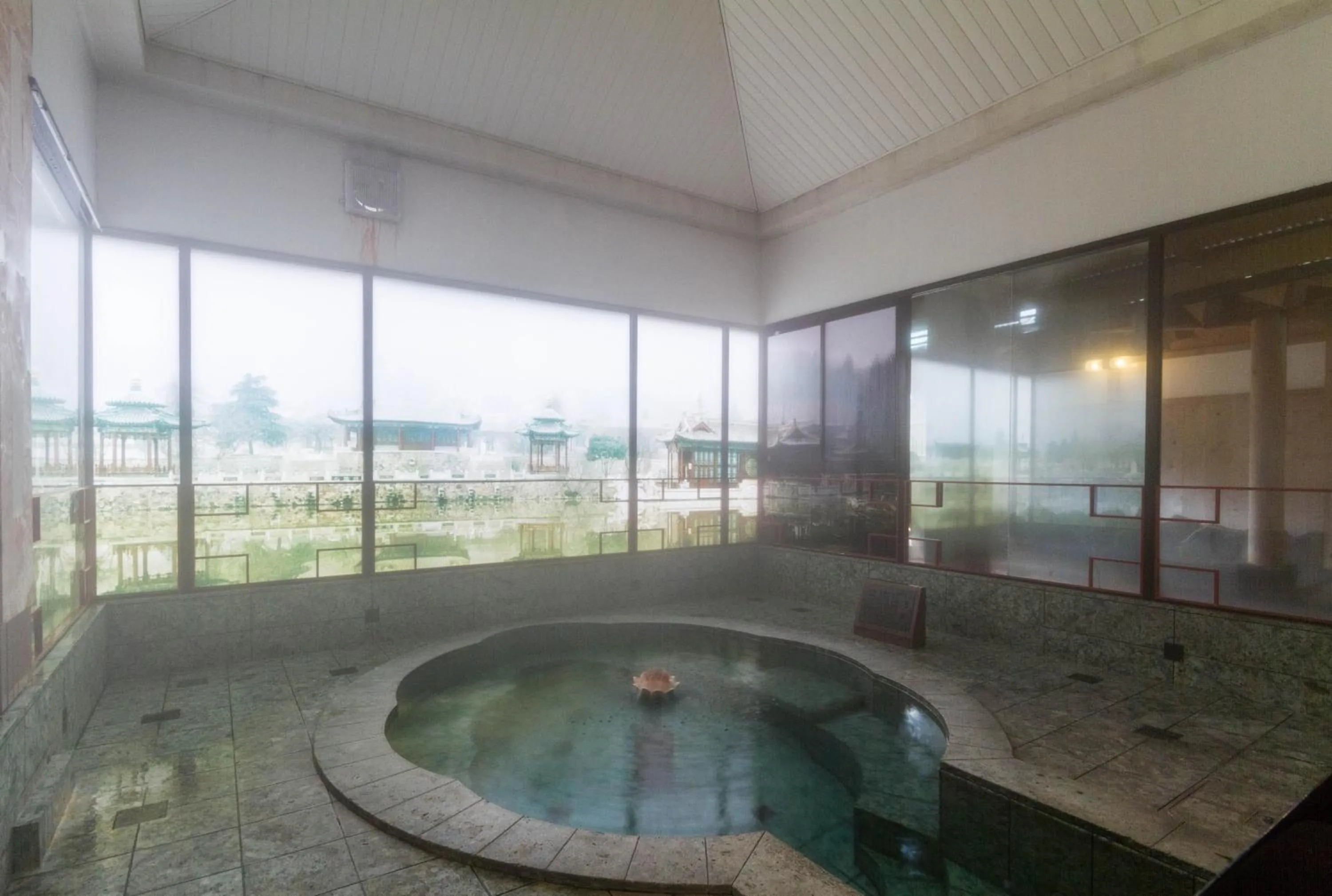 Hot Spring Bath in Gyokusenkaku