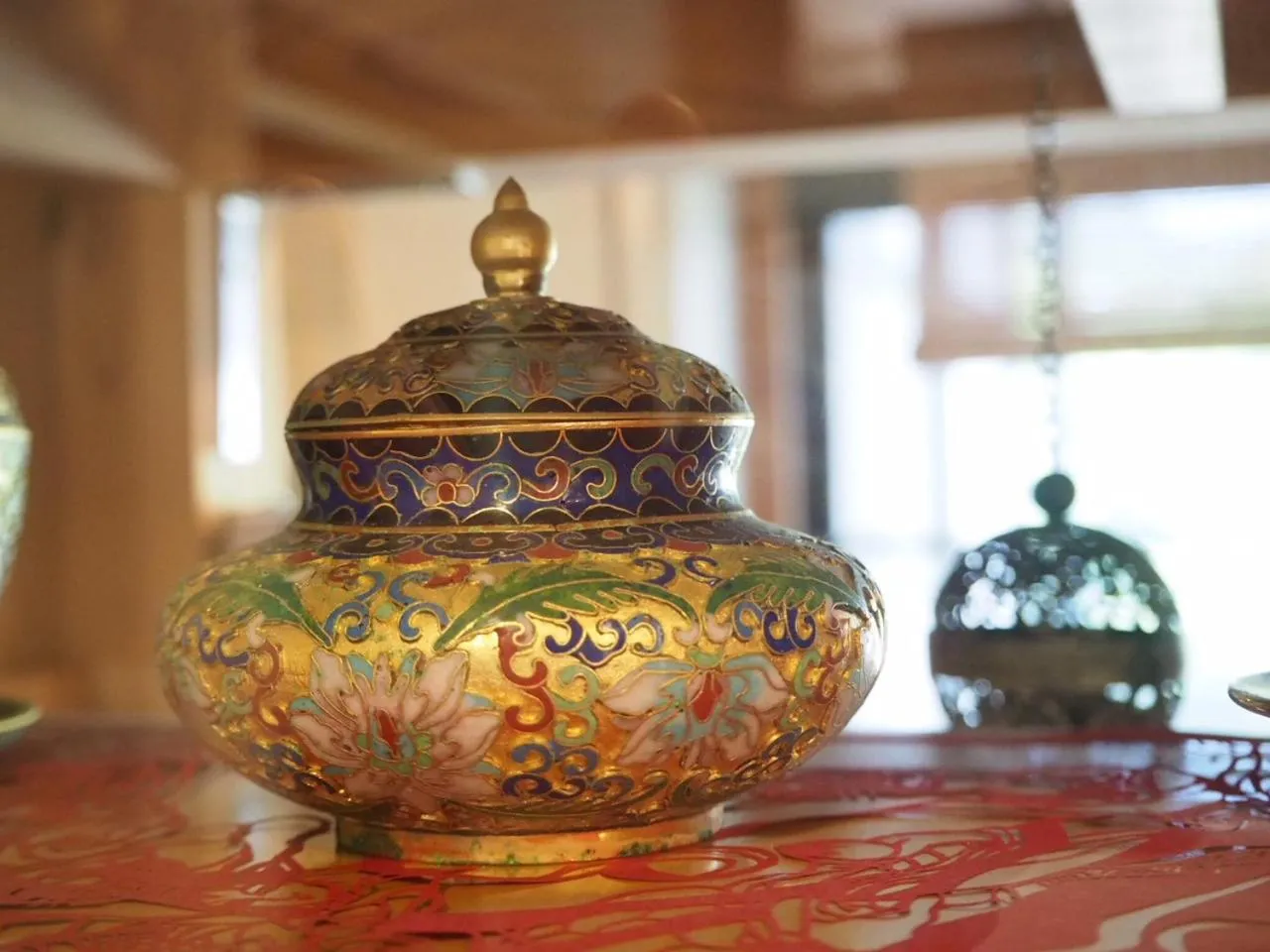 Decorative detail in Gyokusenkaku