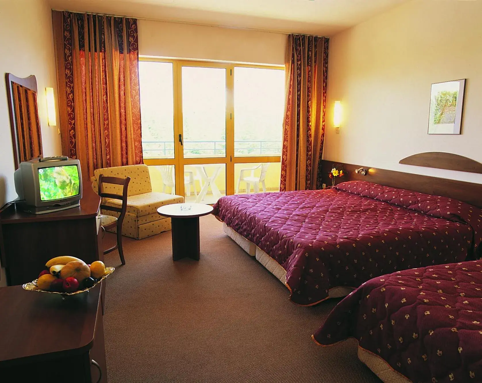 Deluxe Twin Room (2 Adults) in Continental Park Hotel Deluxe Twin Room (2 Adults) in Continental Park Hotel