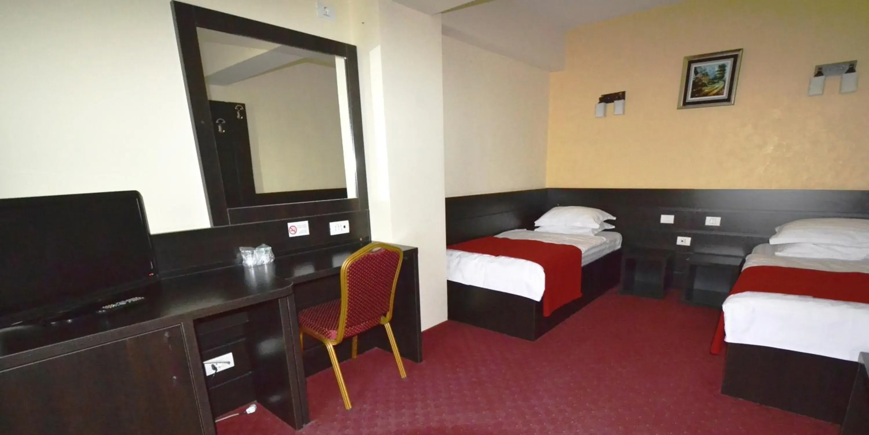 Business Twin Room in Hotel Ancor Business Twin Room in Hotel Ancor