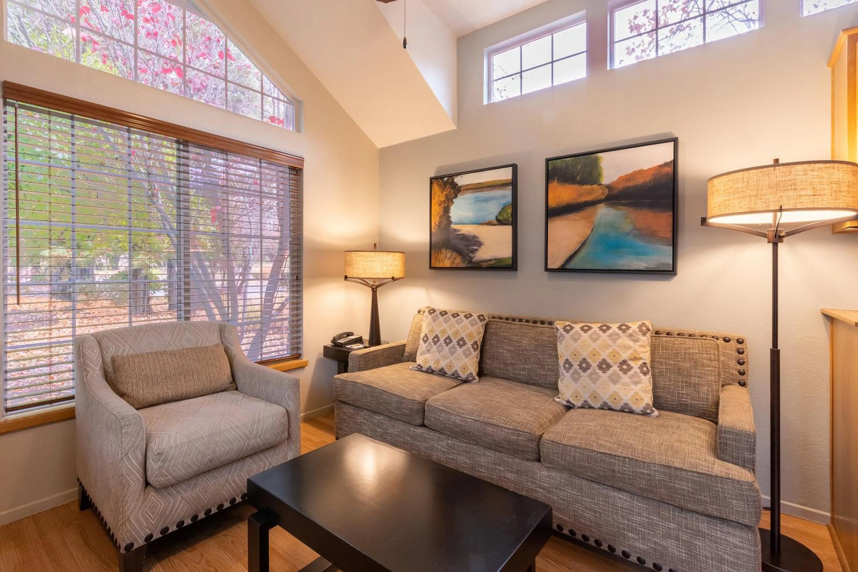 Living room in RiverPointe Napa Valley Resort