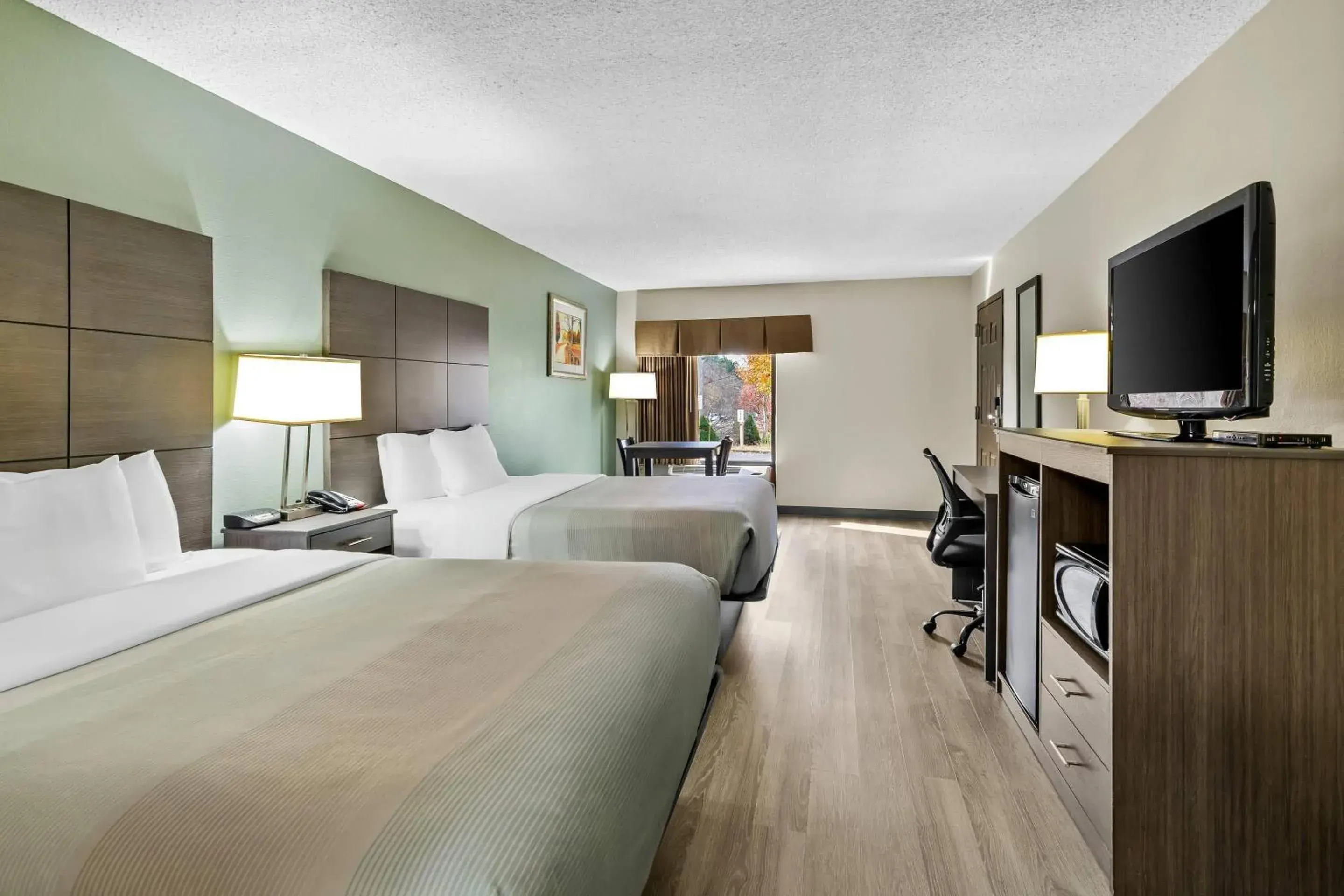 Bedroom, Bed in Quality Inn Hillsville Bedroom, Bed in Quality Inn Hillsville