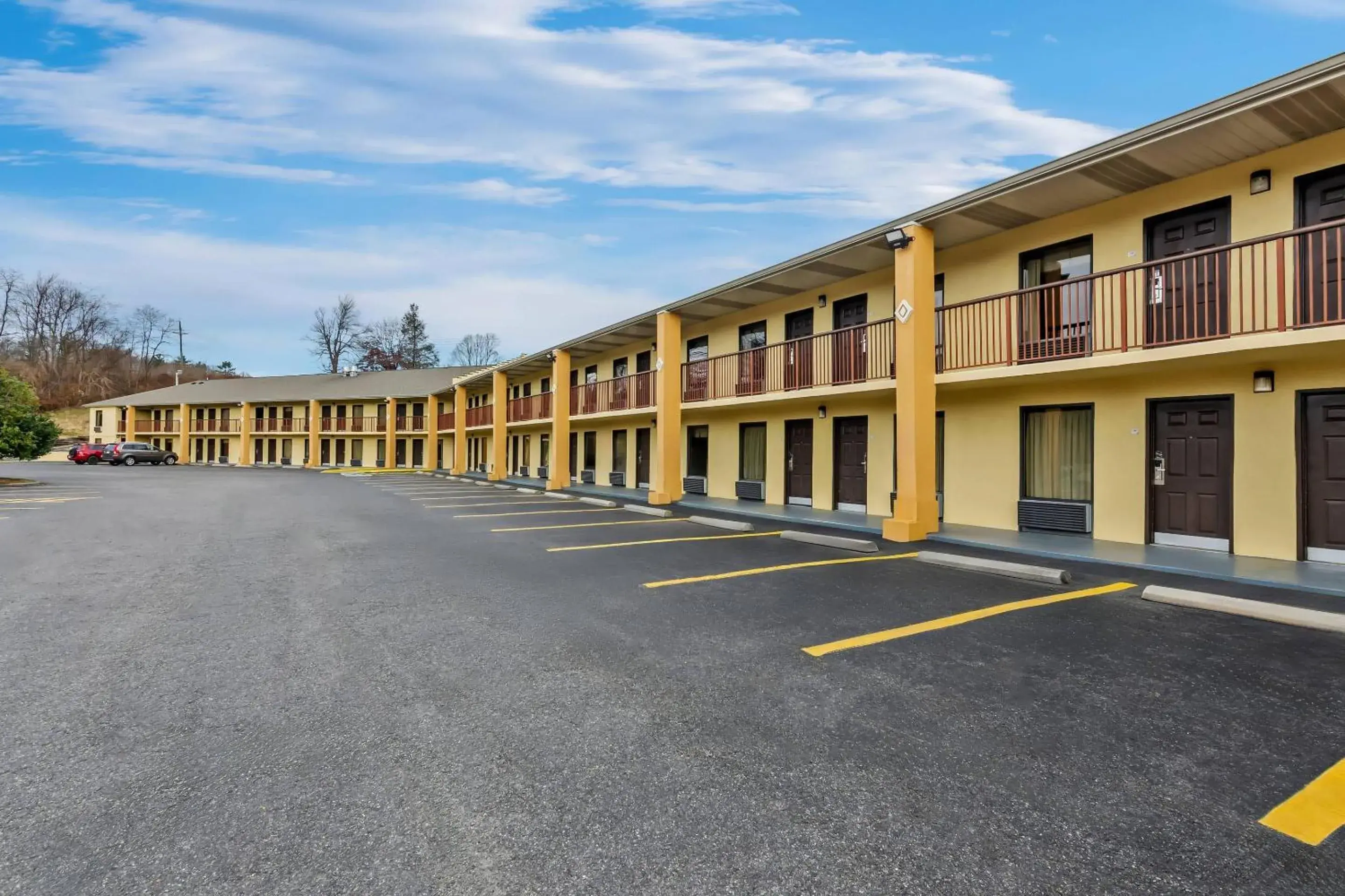 Property building in Quality Inn Hillsville Property building in Quality Inn Hillsville