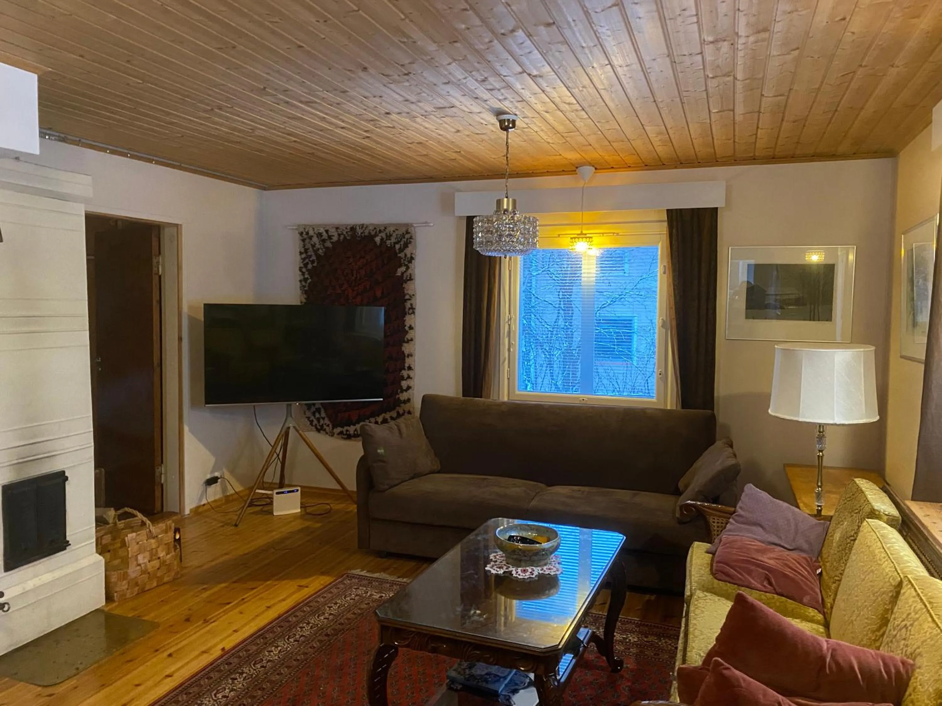 Communal lounge/ TV room in Villa Toivo