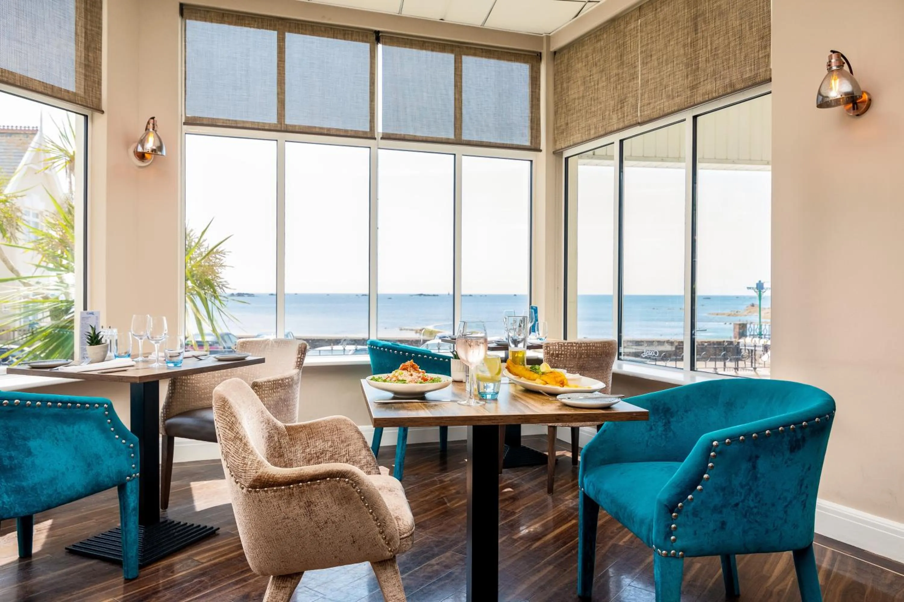 Dining area in Ommaroo Hotel