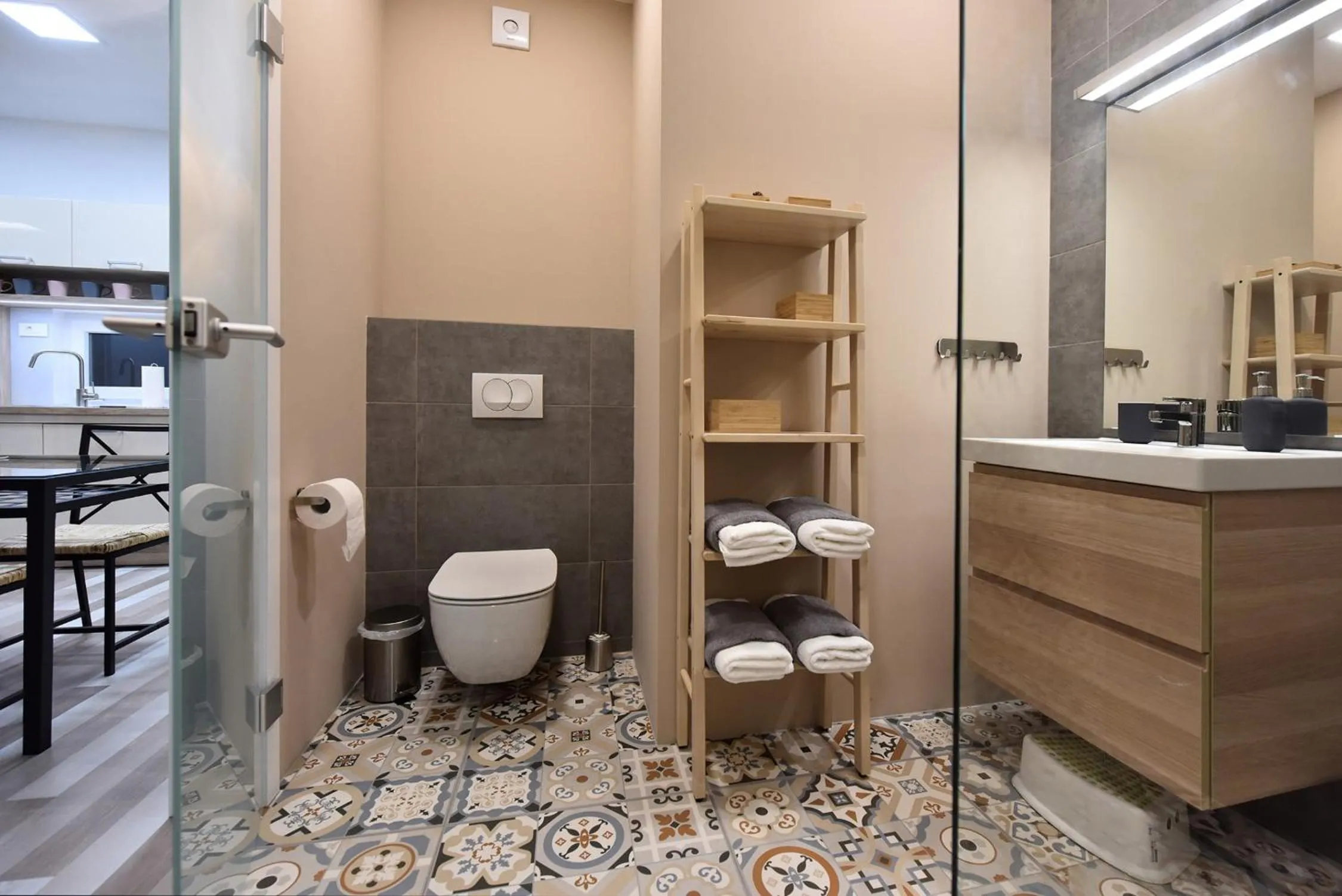 Shower in Apartment Tivoli Park