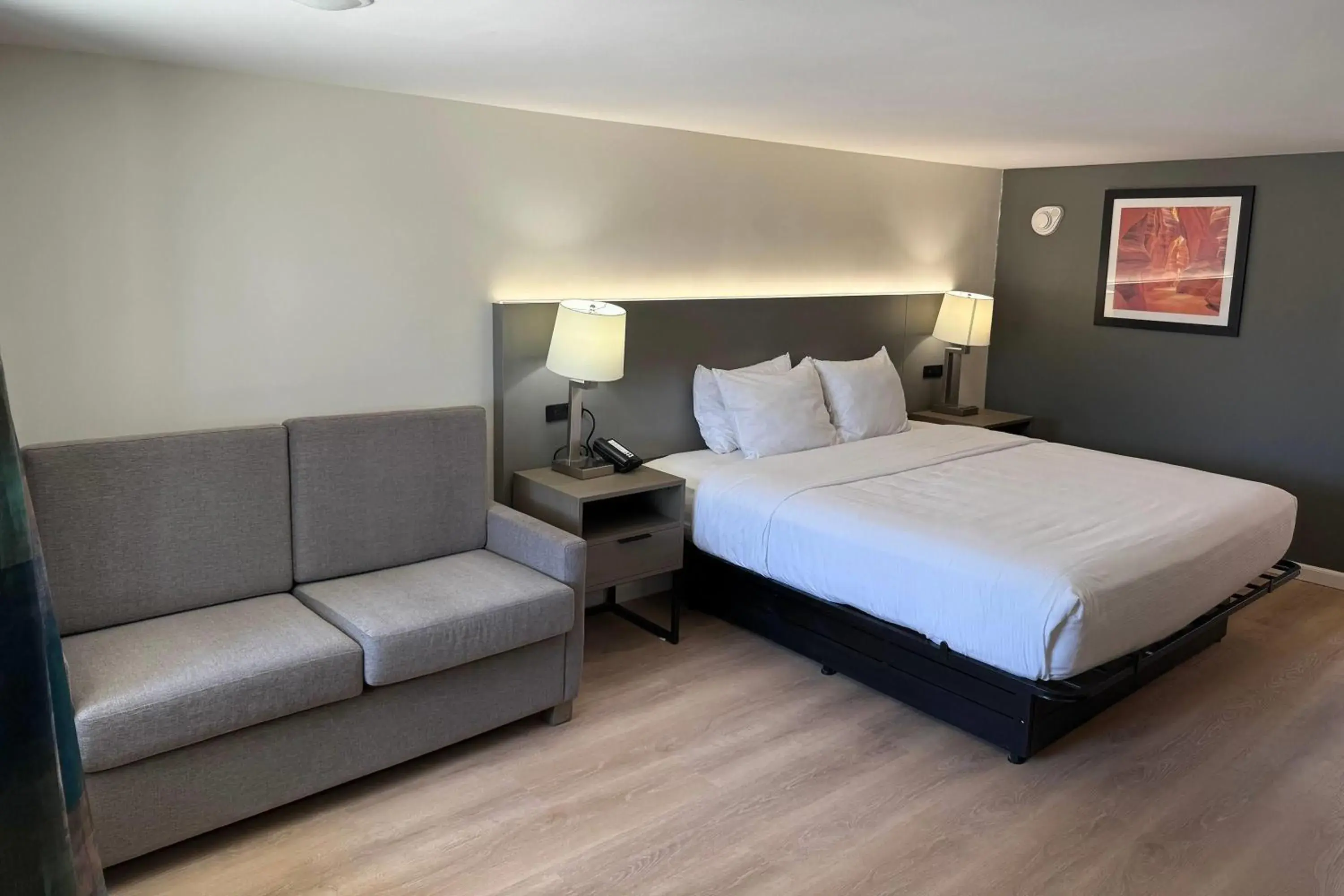 Photo of the whole room, Bed in Baymont by Wyndham Rock Springs Photo of the whole room, Bed in Baymont by Wyndham Rock Springs