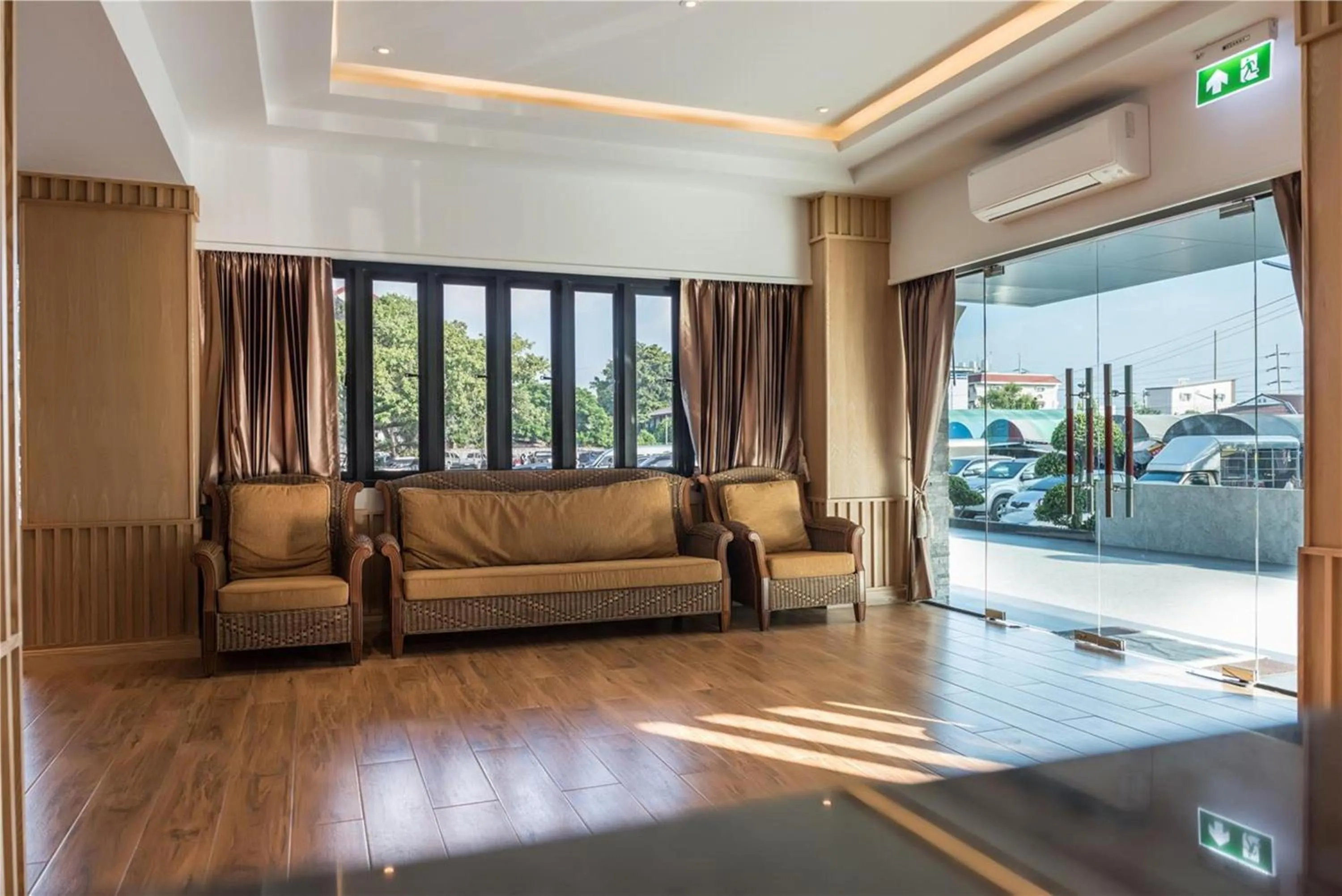 Lobby or reception in Golden Foyer Suvarnabhumi Airport Hotel