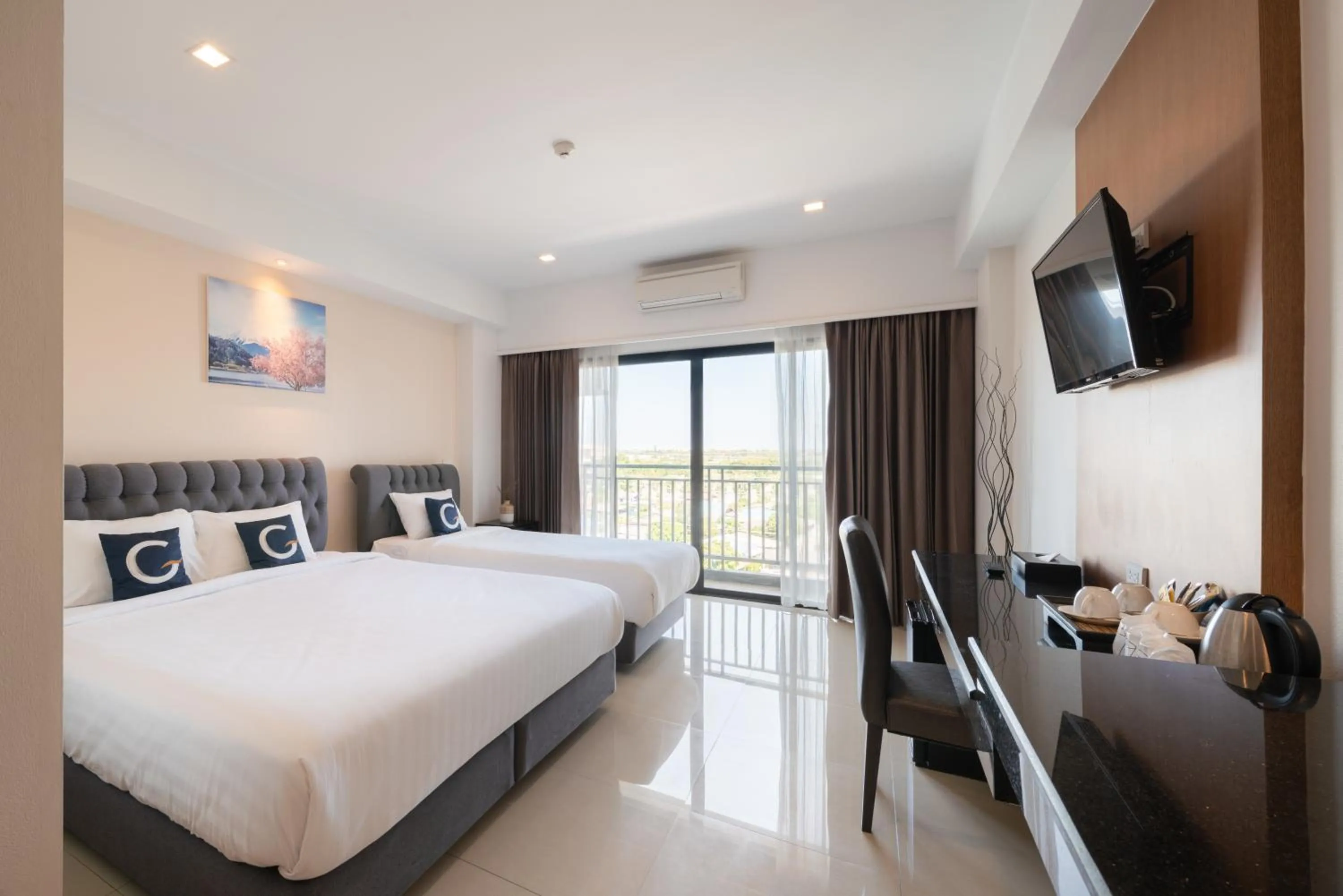 Bedroom, Bed in Golden Foyer Suvarnabhumi Airport Hotel