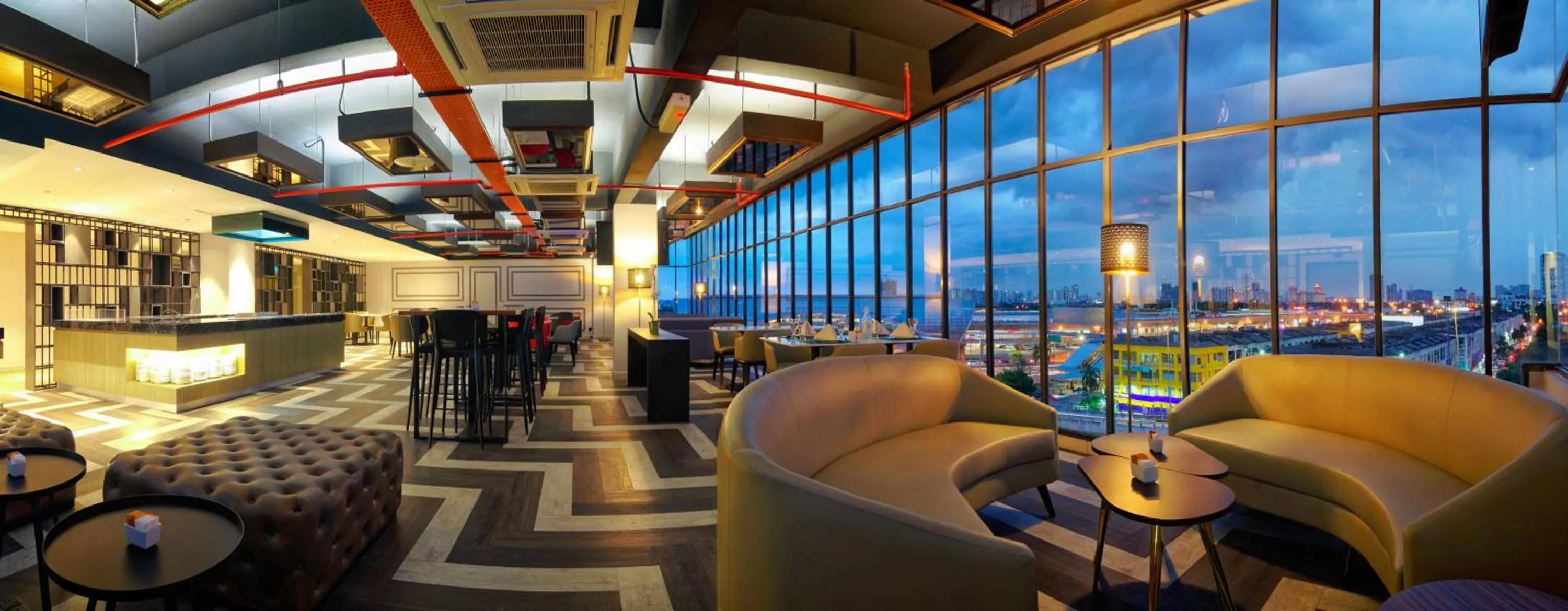 Restaurant/places to eat in Bespoke Hotel Puchong