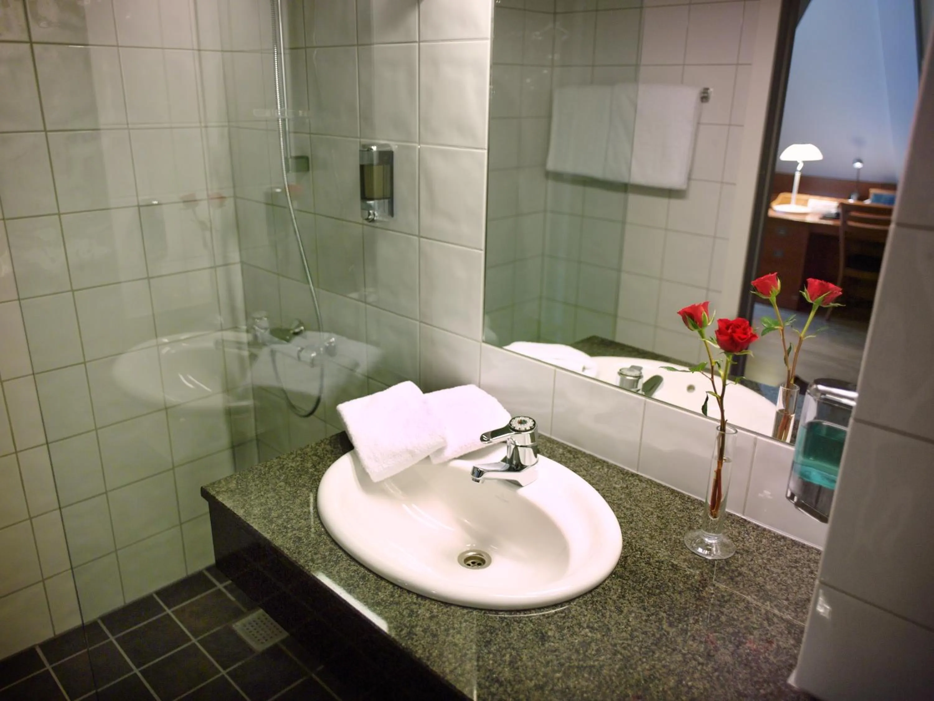 Bathroom in Home Hotel Skagen Brygge