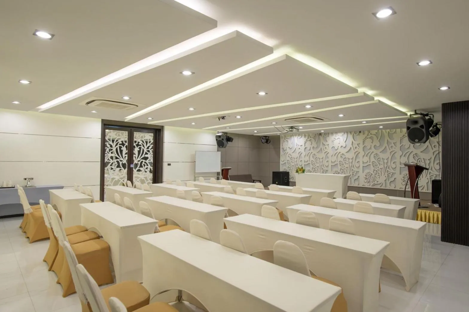 Meeting/conference room in River Front Krabi Hotel