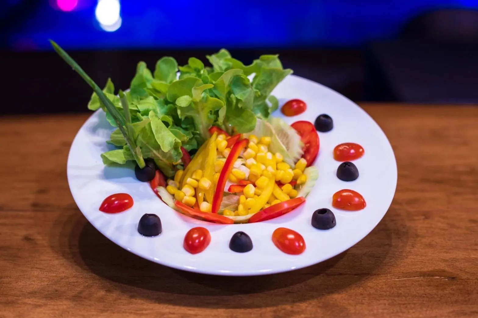 Food and drinks in River Front Krabi Hotel