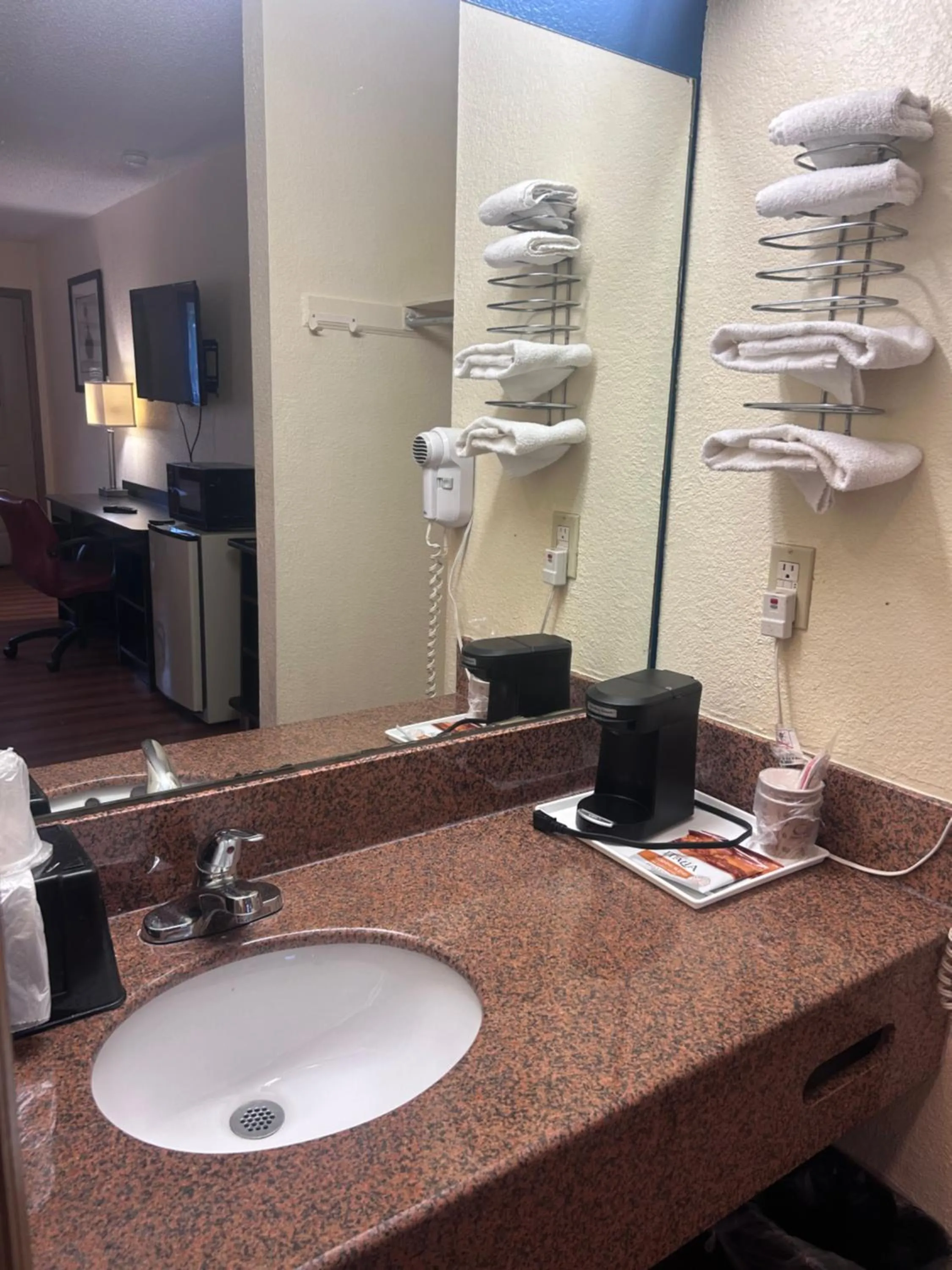 Americas Best Value Inn Dayton