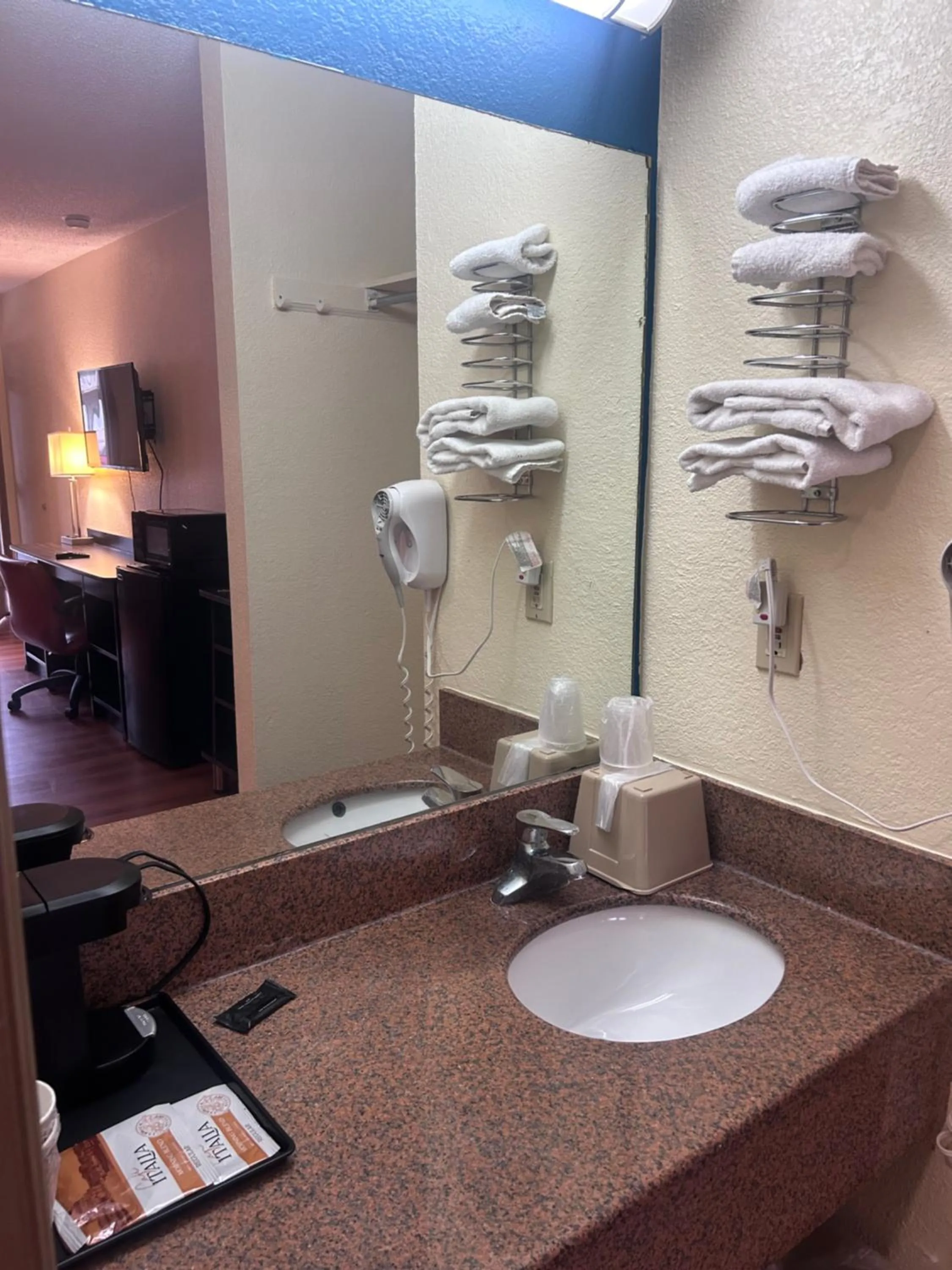 Americas Best Value Inn Dayton