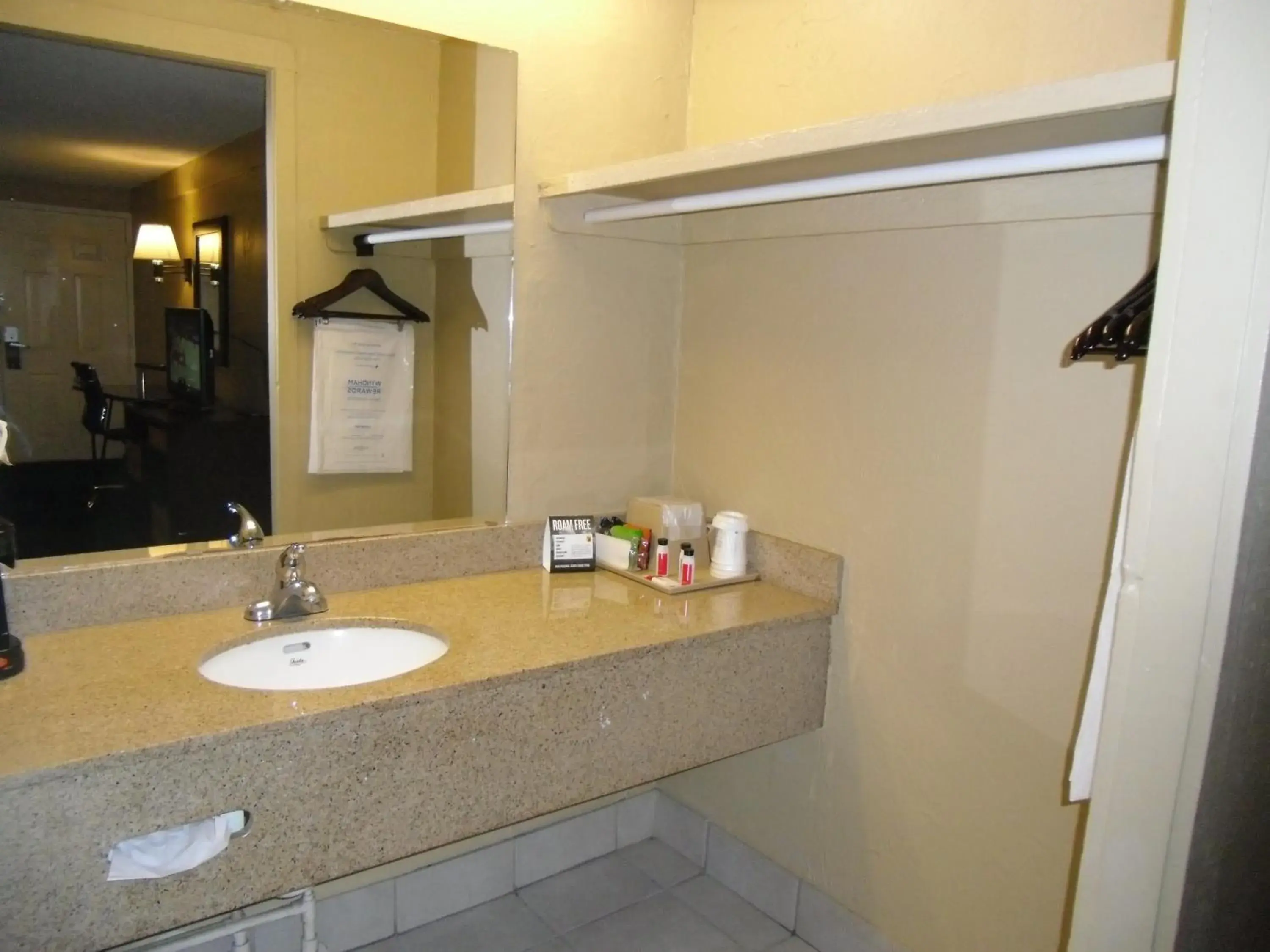 Double Room with Two Double Beds - Smoking in Super 8 by Wyndham Lantana West Palm Beach Double Room with Two Double Beds - Smoking in Super 8 by Wyndham Lantana West Palm Beach