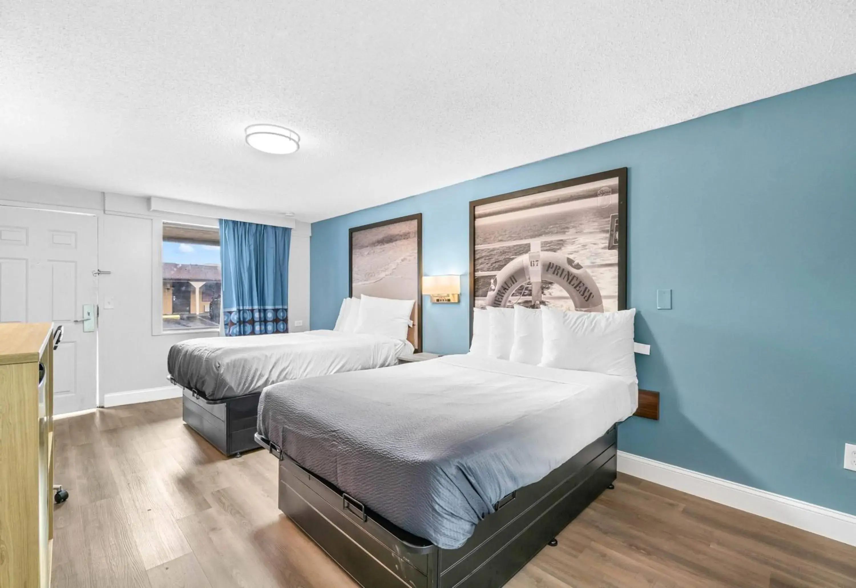 Photo of the whole room, Bed in Super 8 by Wyndham Lantana West Palm Beach Photo of the whole room, Bed in Super 8 by Wyndham Lantana West Palm Beach