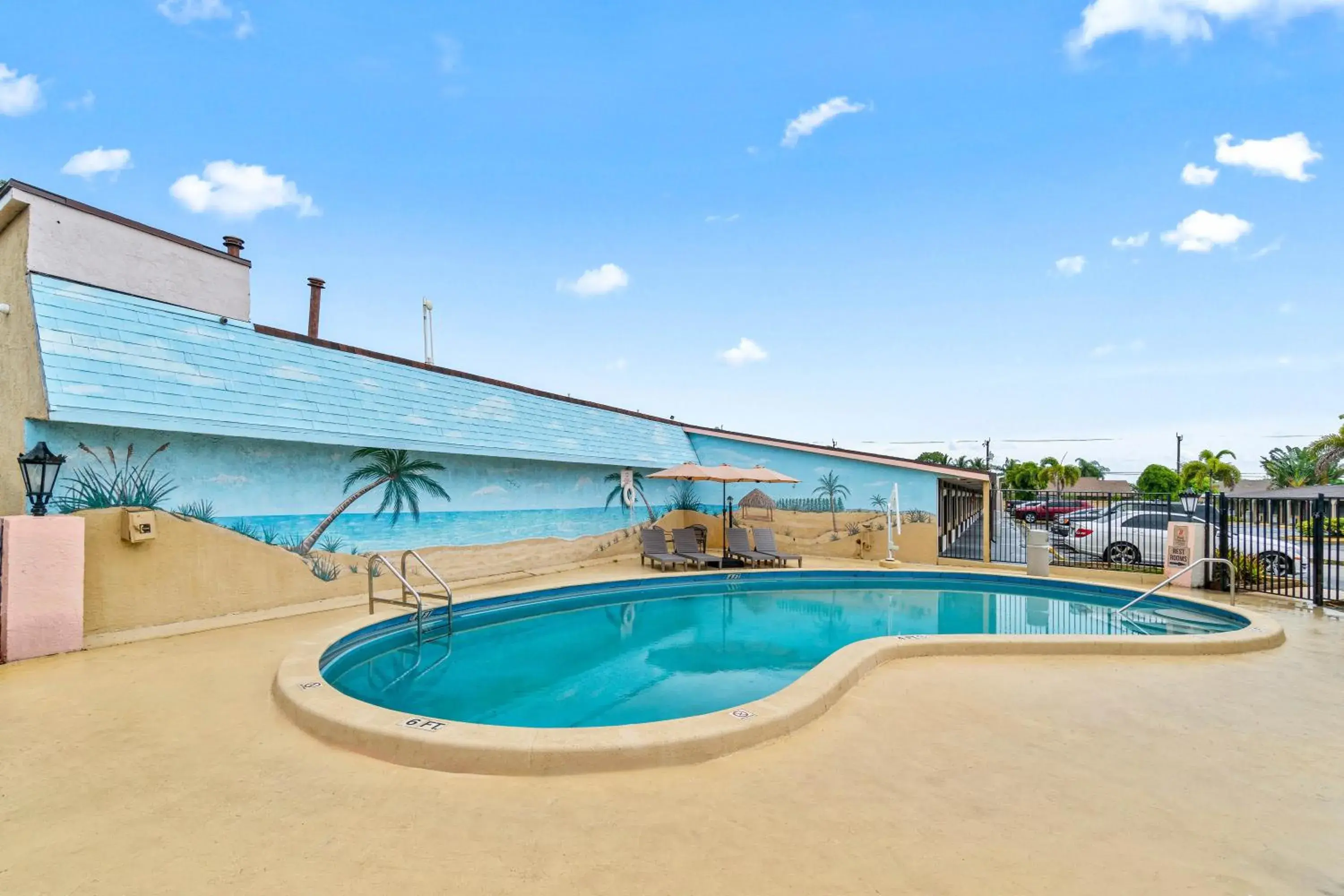 Swimming pool in Super 8 by Wyndham Lantana West Palm Beach Swimming pool in Super 8 by Wyndham Lantana West Palm Beach
