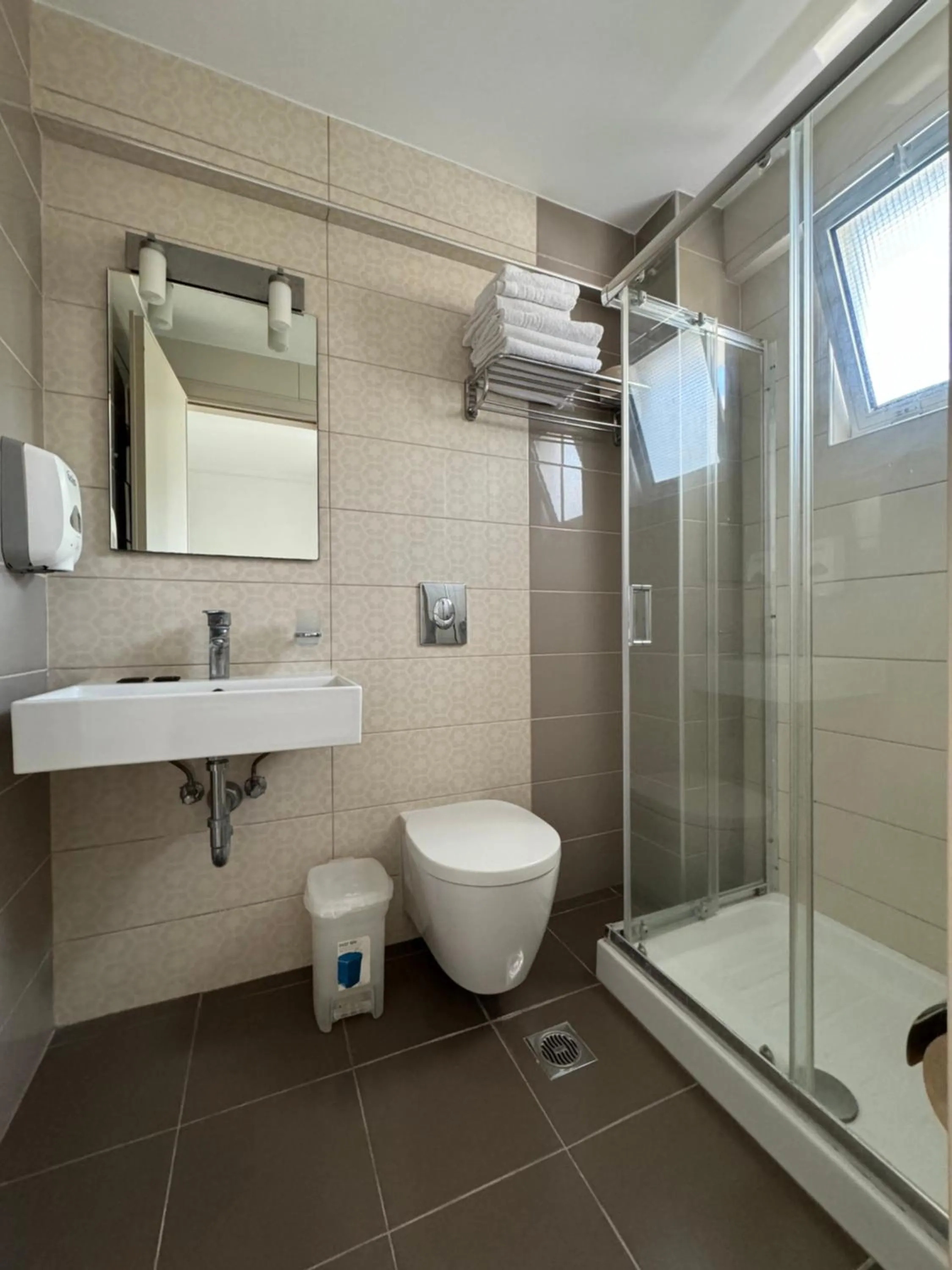 Shower in Catherine Hotel