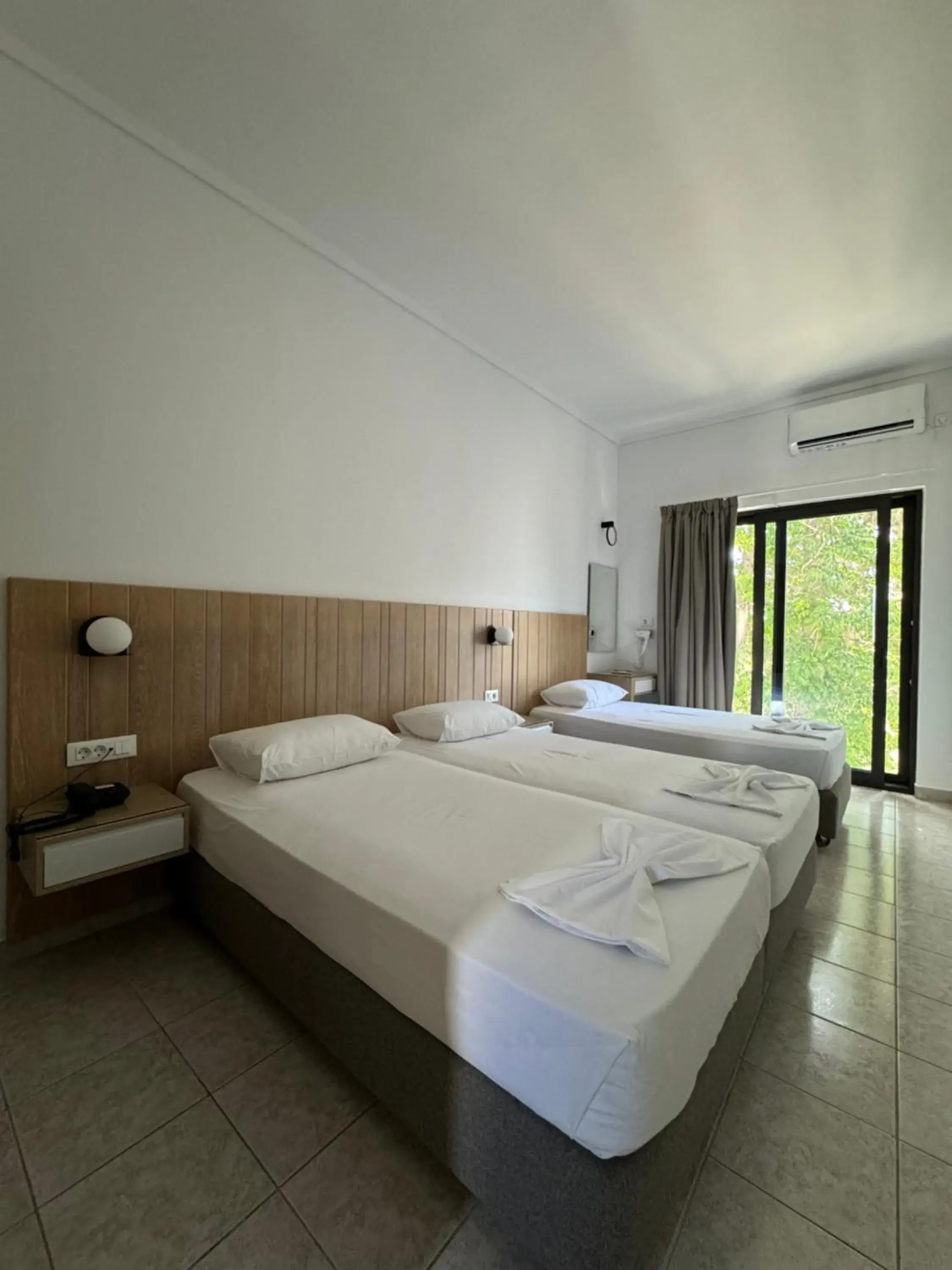 Triple Room in Catherine Hotel Triple Room in Catherine Hotel