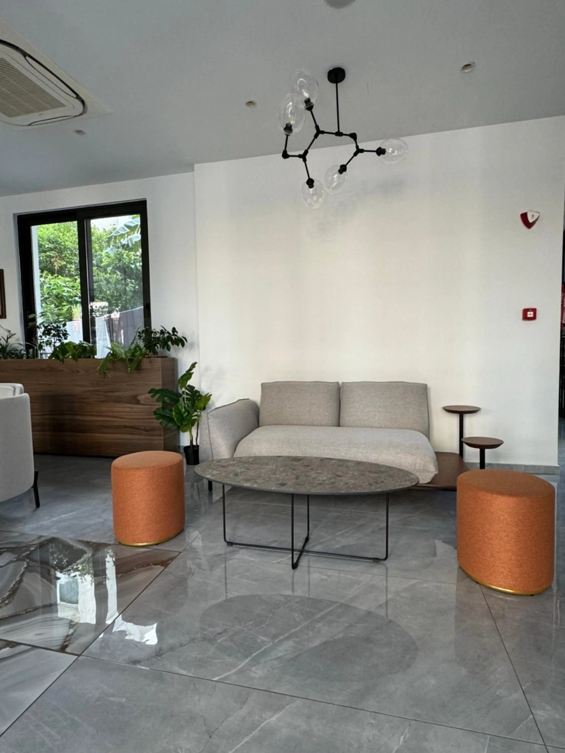 Living room in Catherine Hotel