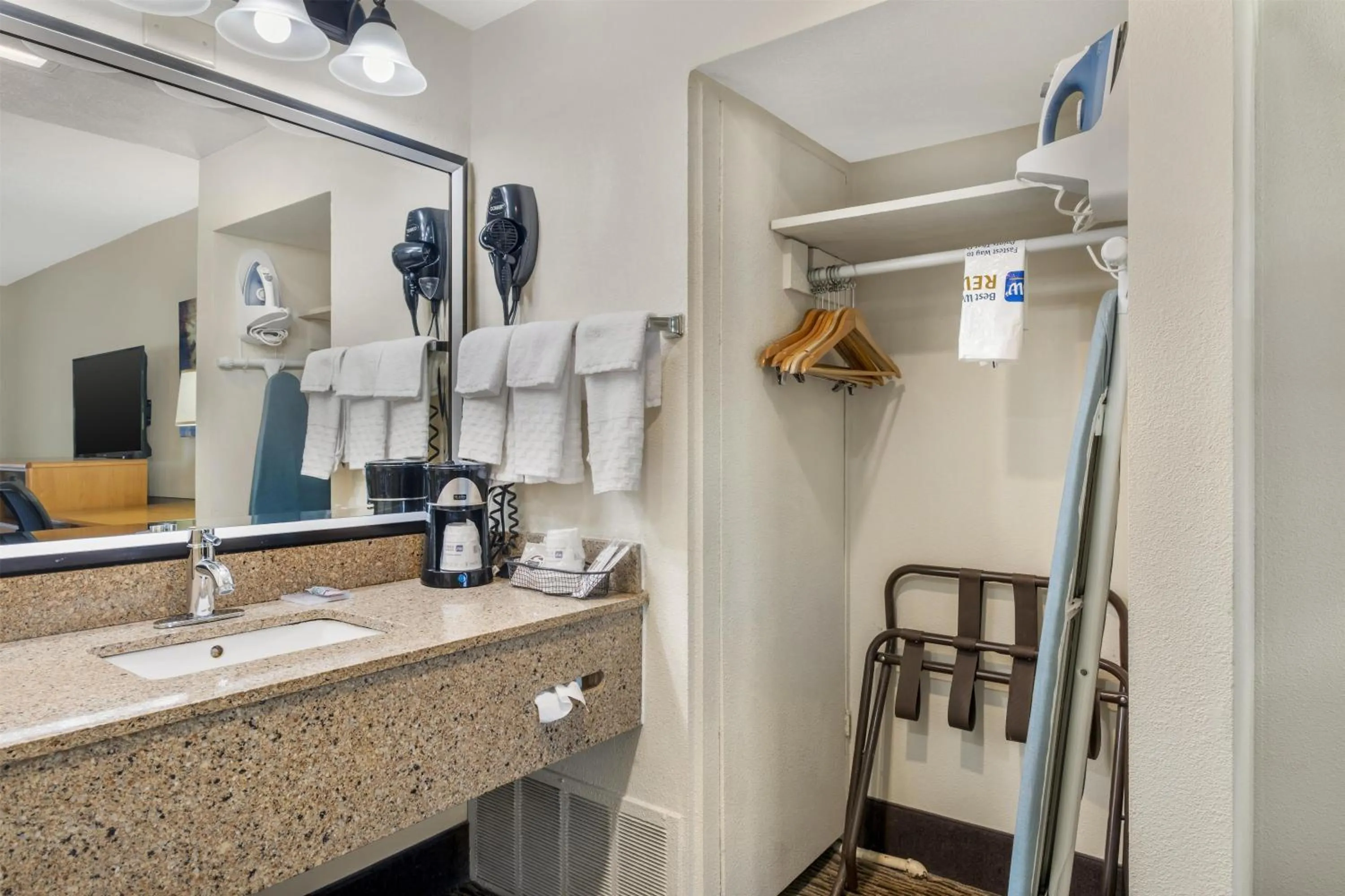 Bathroom in Best Western Winchester Hotel