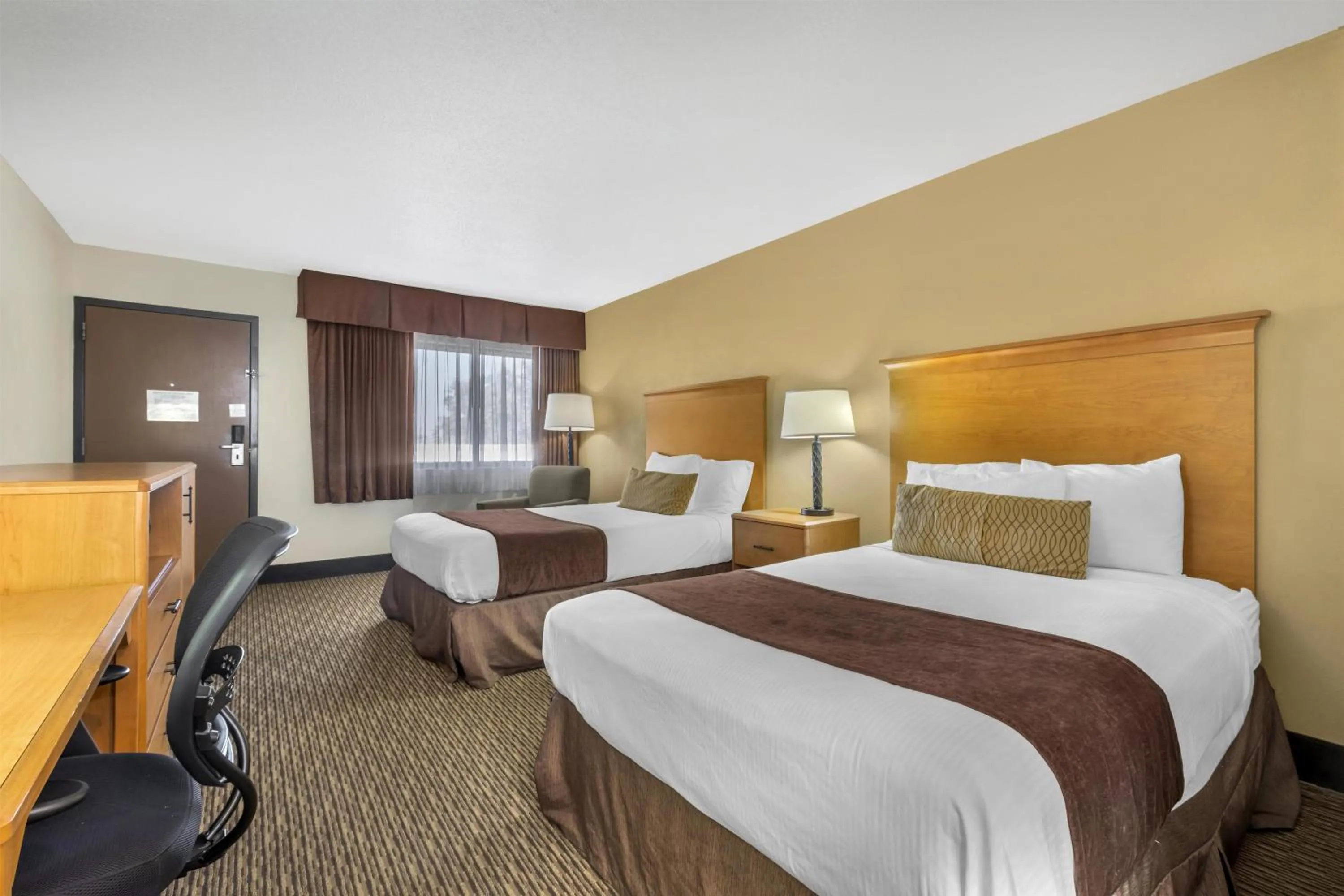 Bedroom, Bed in Best Western Winchester Hotel