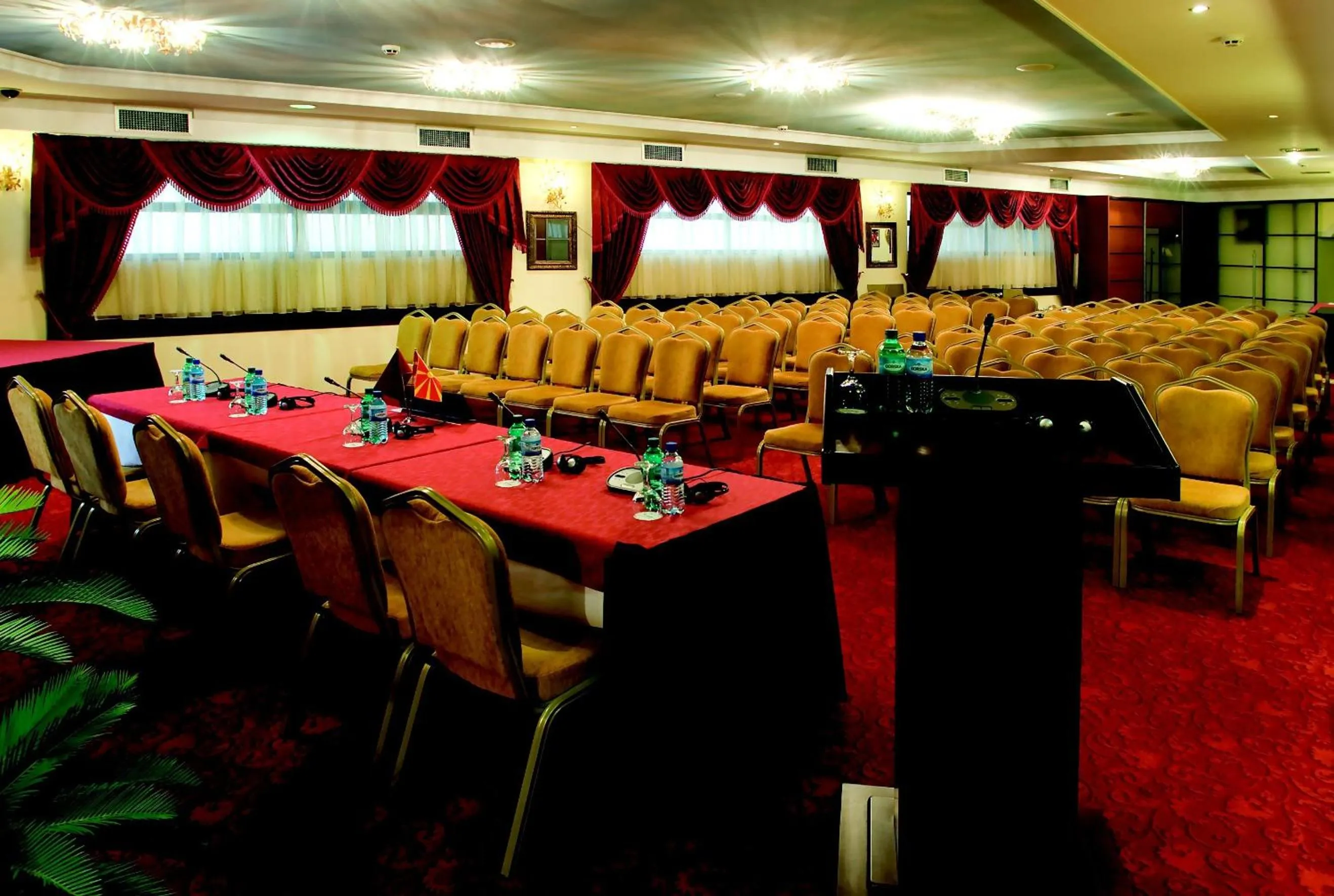 Business facilities in Stone Bridge Hotel