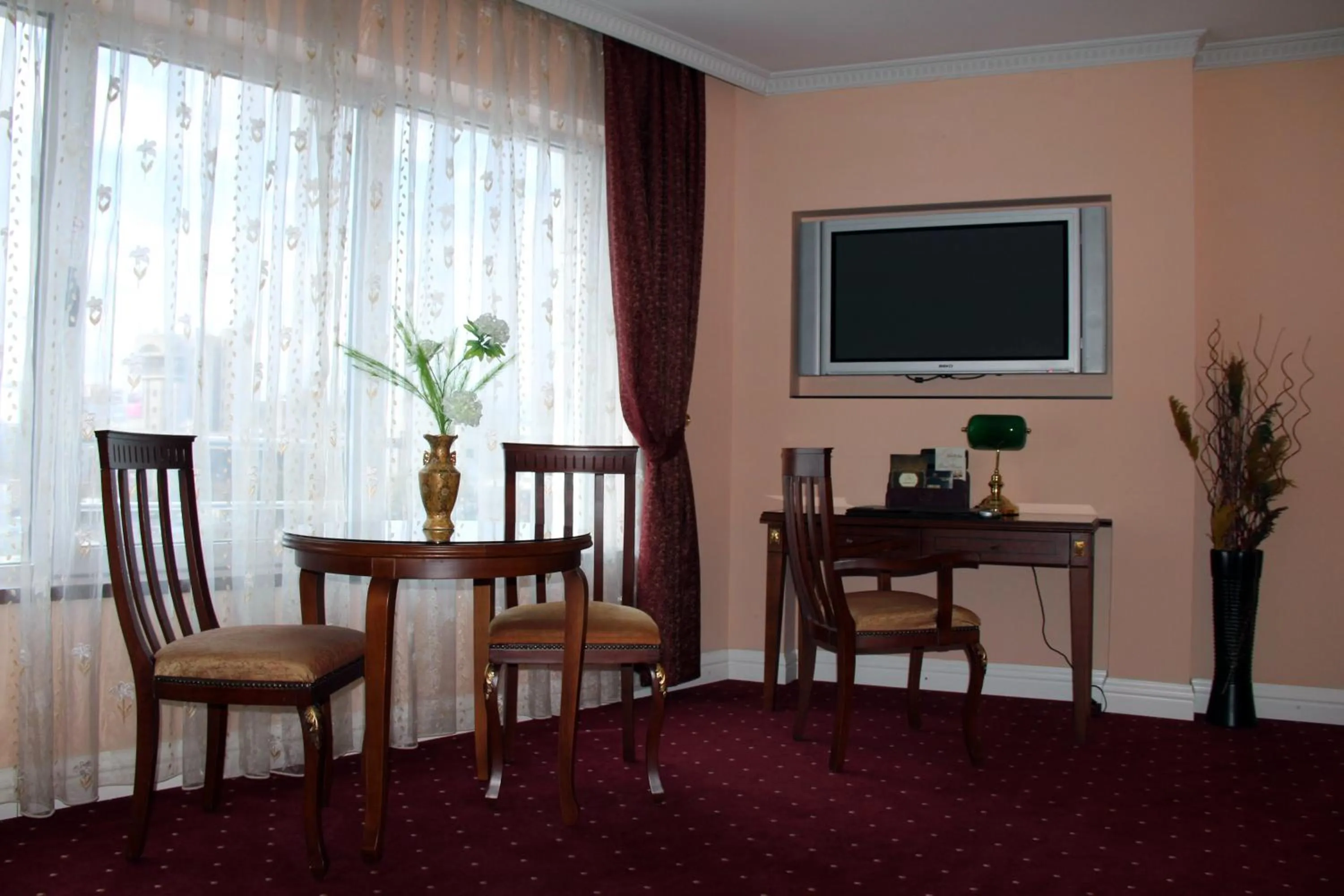 Seating area in Stone Bridge Hotel