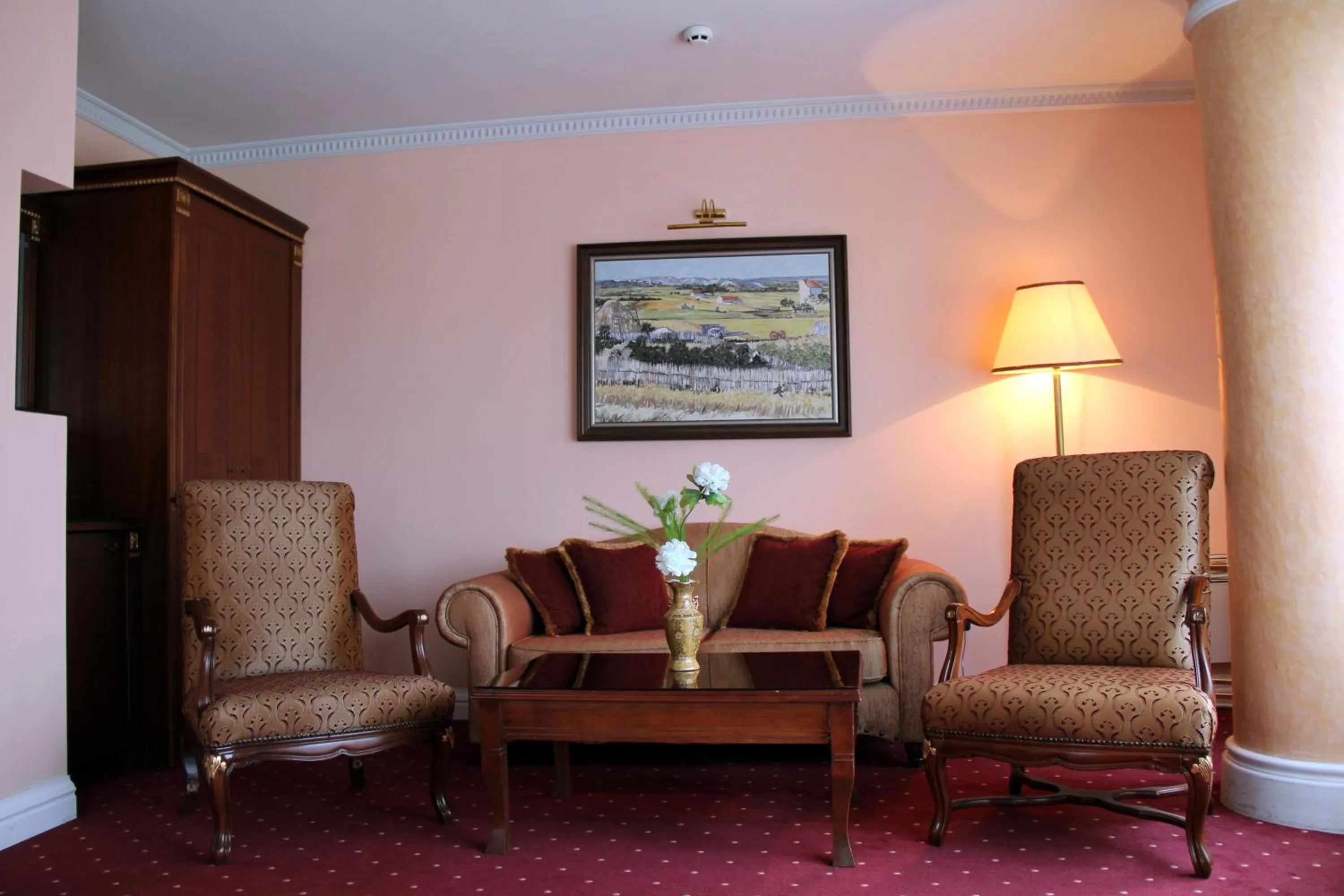 Seating area in Stone Bridge Hotel