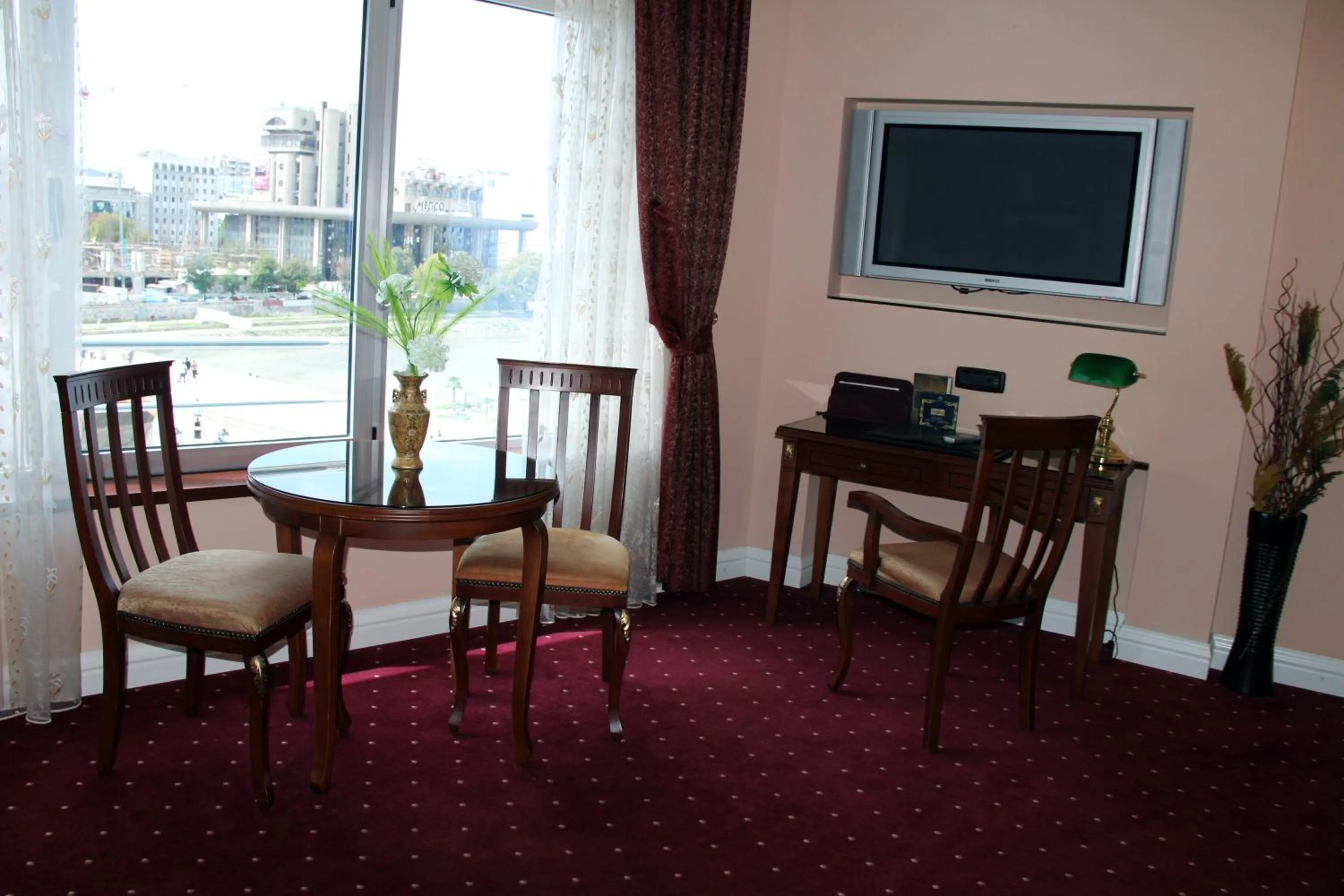 Seating area in Stone Bridge Hotel