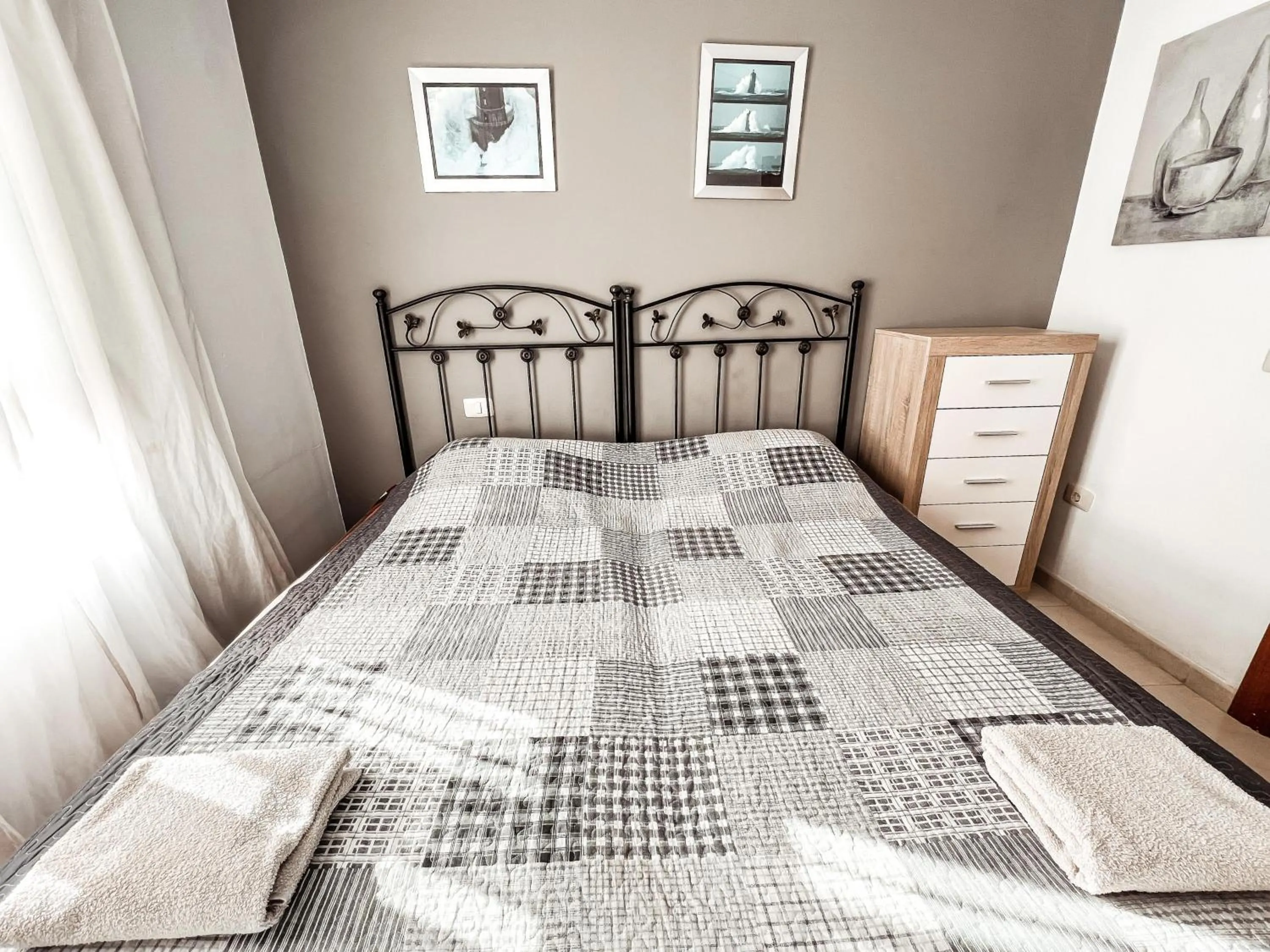 Property building, Bed in Townhouse with AC in Callao Salvaje, Sonia, CS148