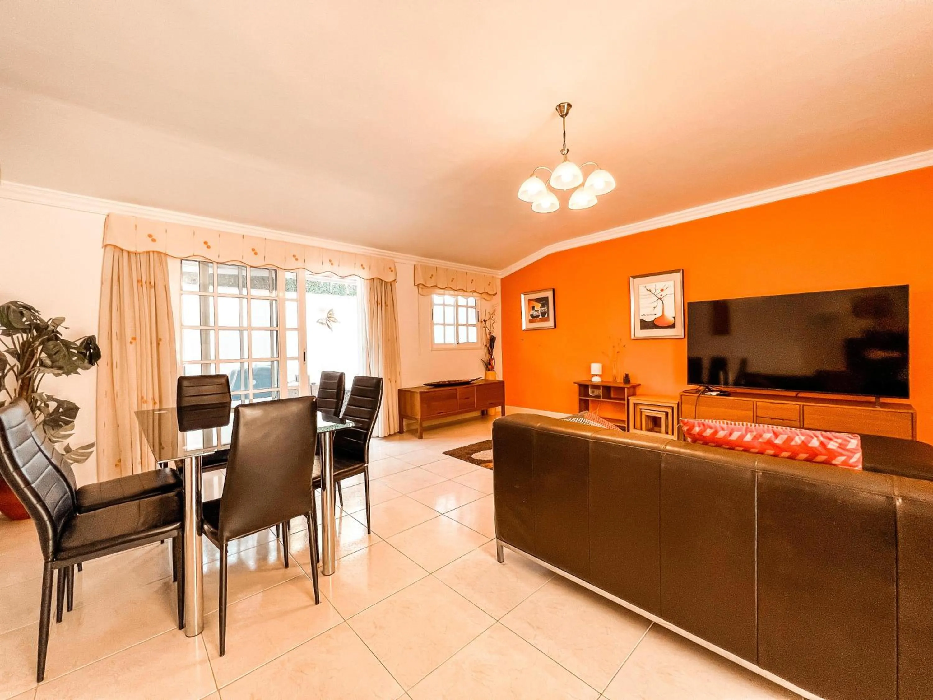 Property building in Townhouse with AC in Callao Salvaje, Sonia, CS148