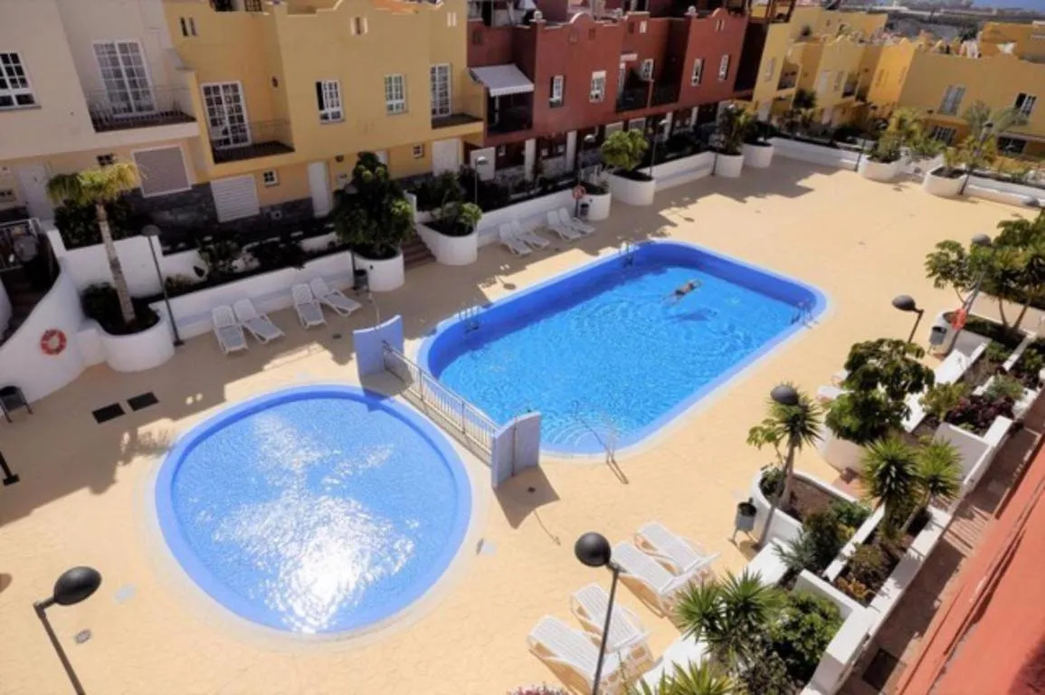 Property building in Townhouse with AC in Callao Salvaje, Sonia, CS148