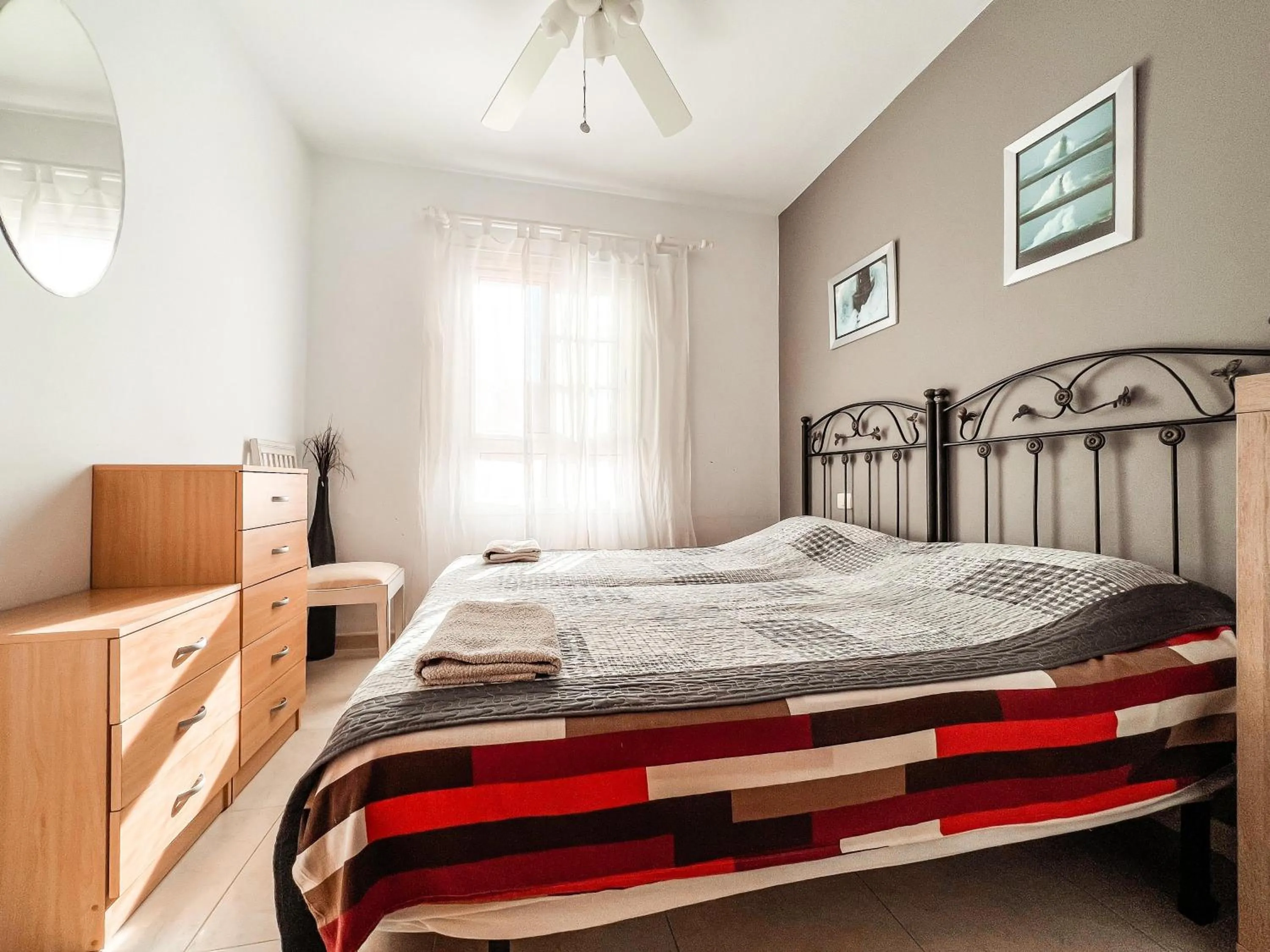 Property building, Bed in Townhouse with AC in Callao Salvaje, Sonia, CS148