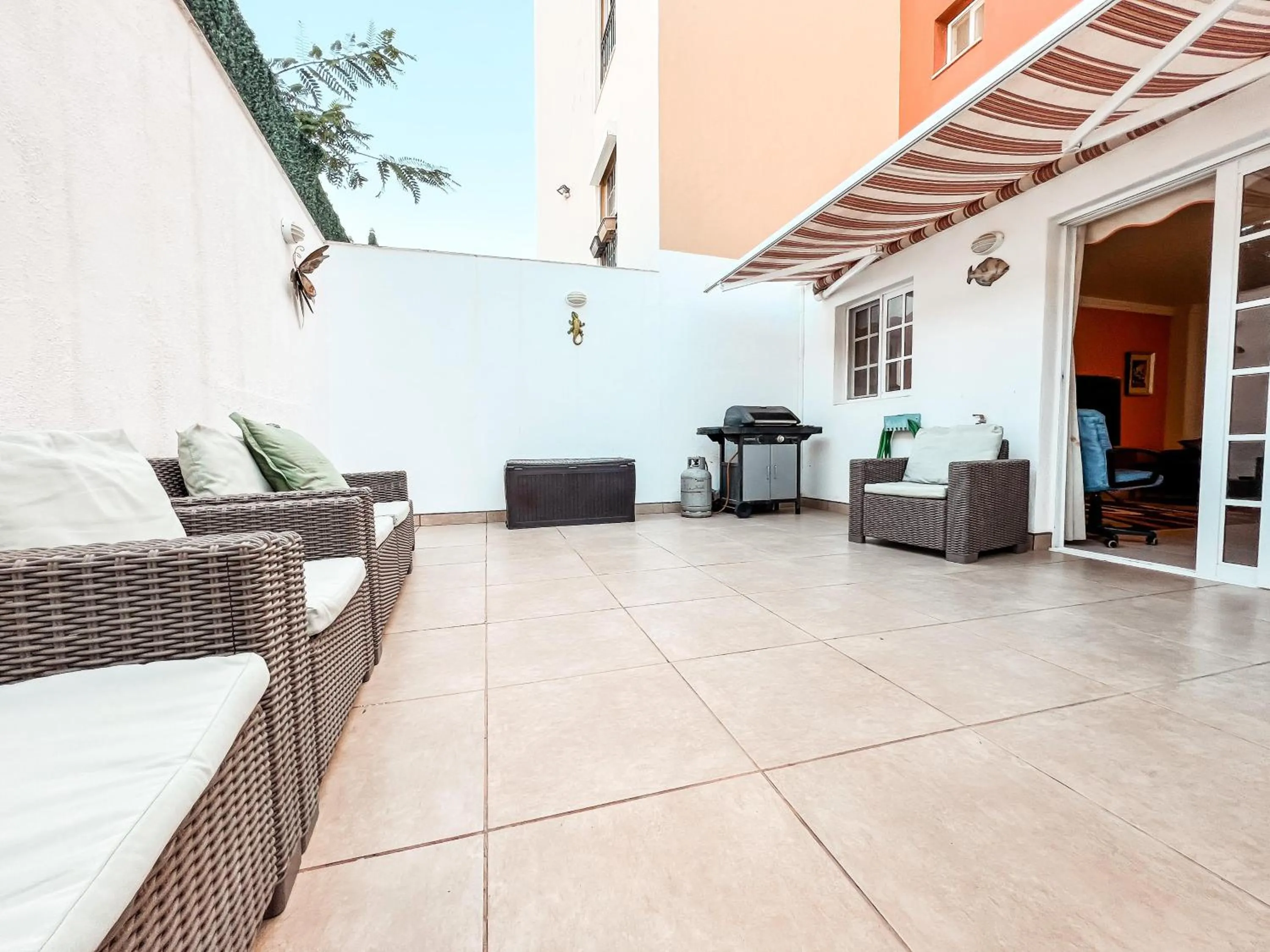 Property building in Townhouse with AC in Callao Salvaje, Sonia, CS148