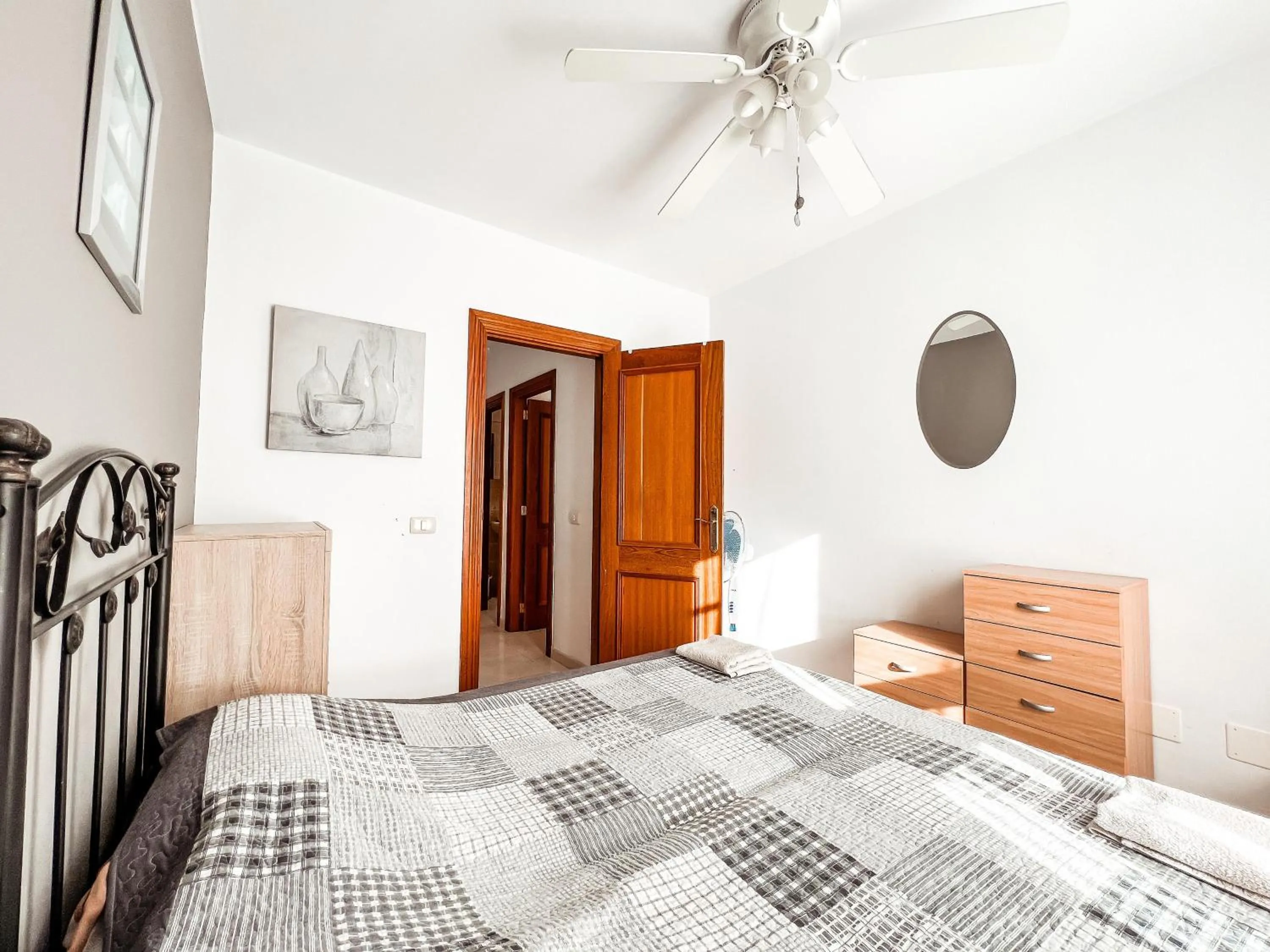 Property building, Bed in Townhouse with AC in Callao Salvaje, Sonia, CS148