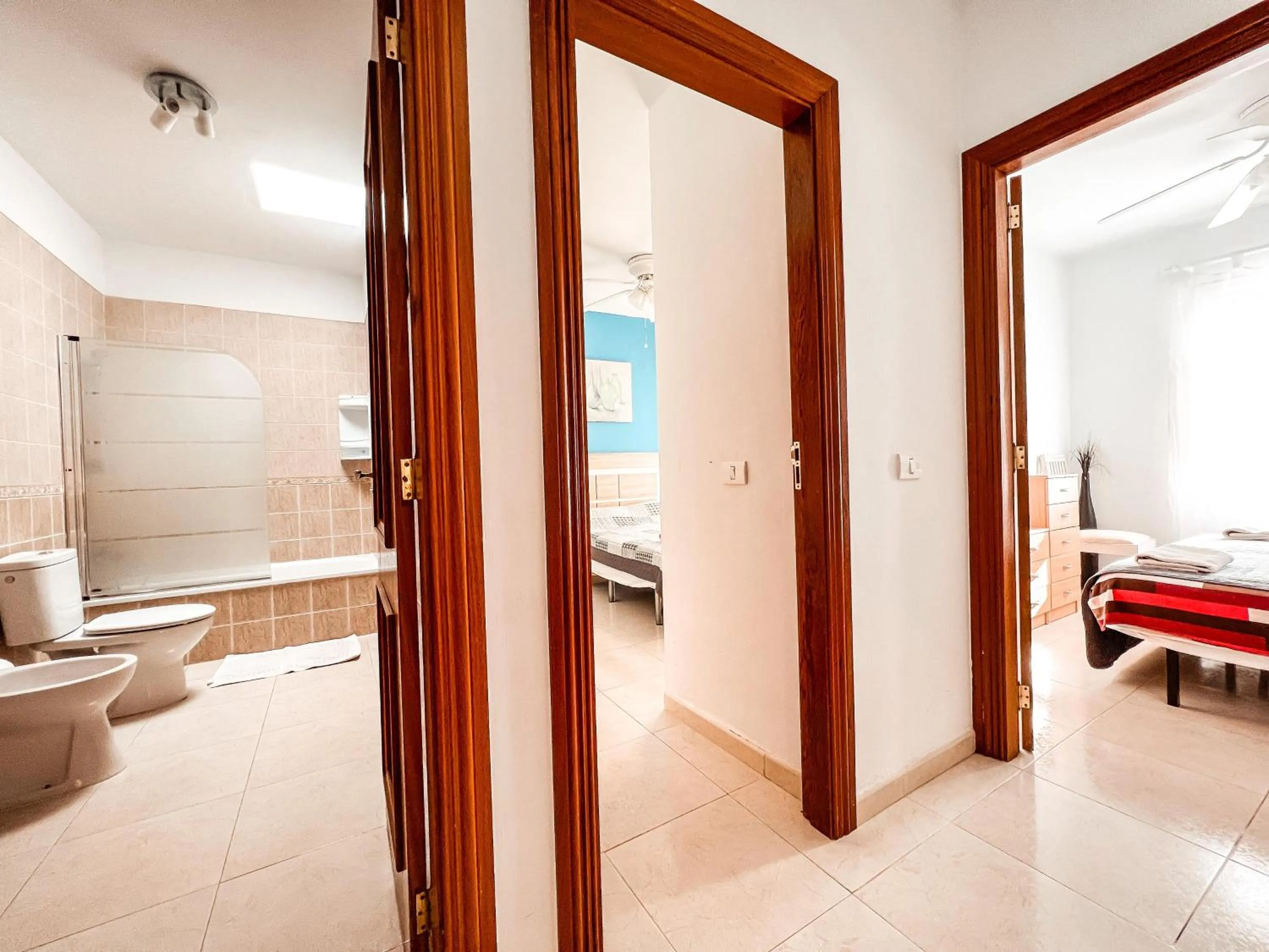 Property building, Bed in Townhouse with AC in Callao Salvaje, Sonia, CS148