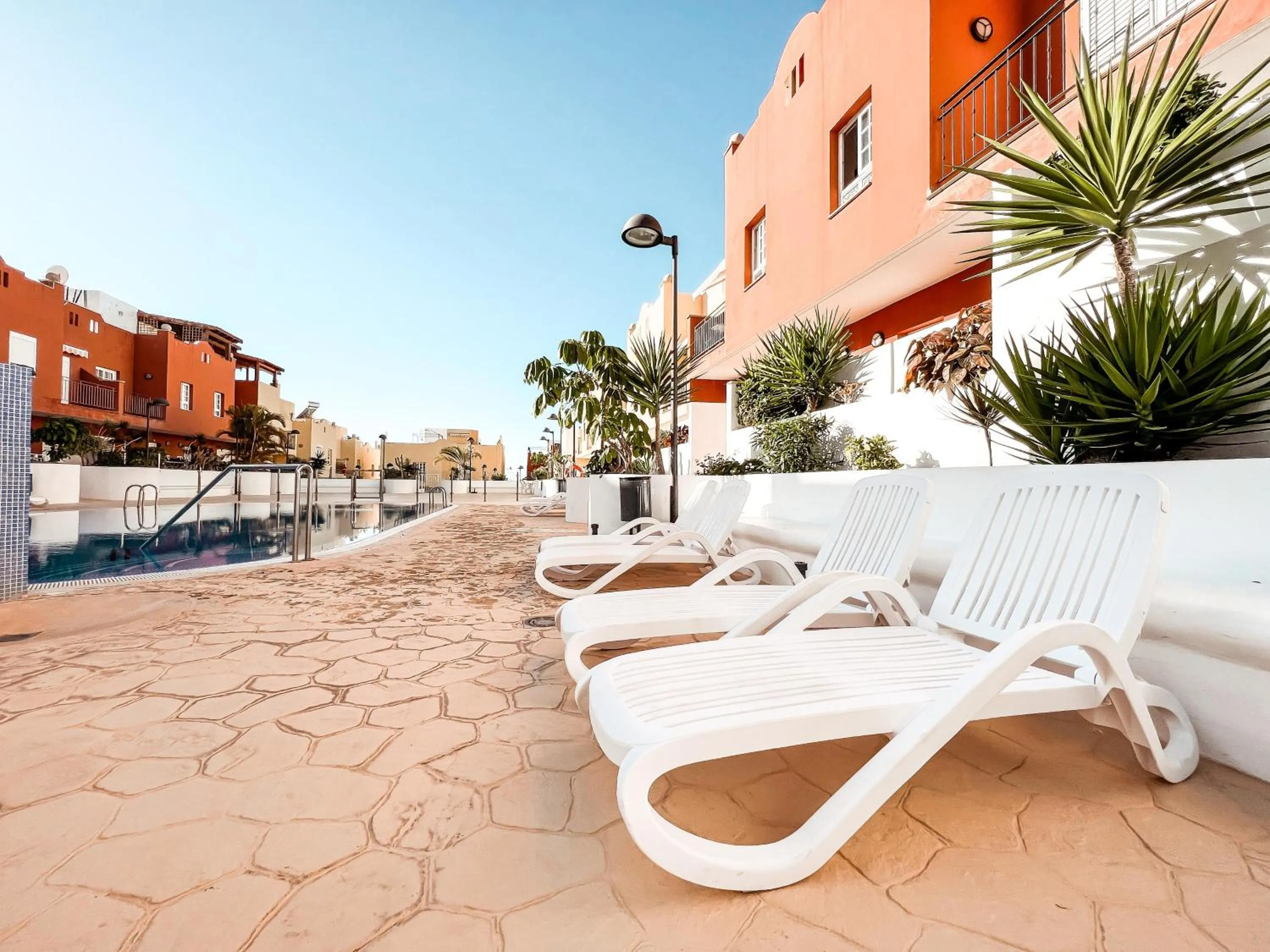 Property building in Townhouse with AC in Callao Salvaje, Sonia, CS148