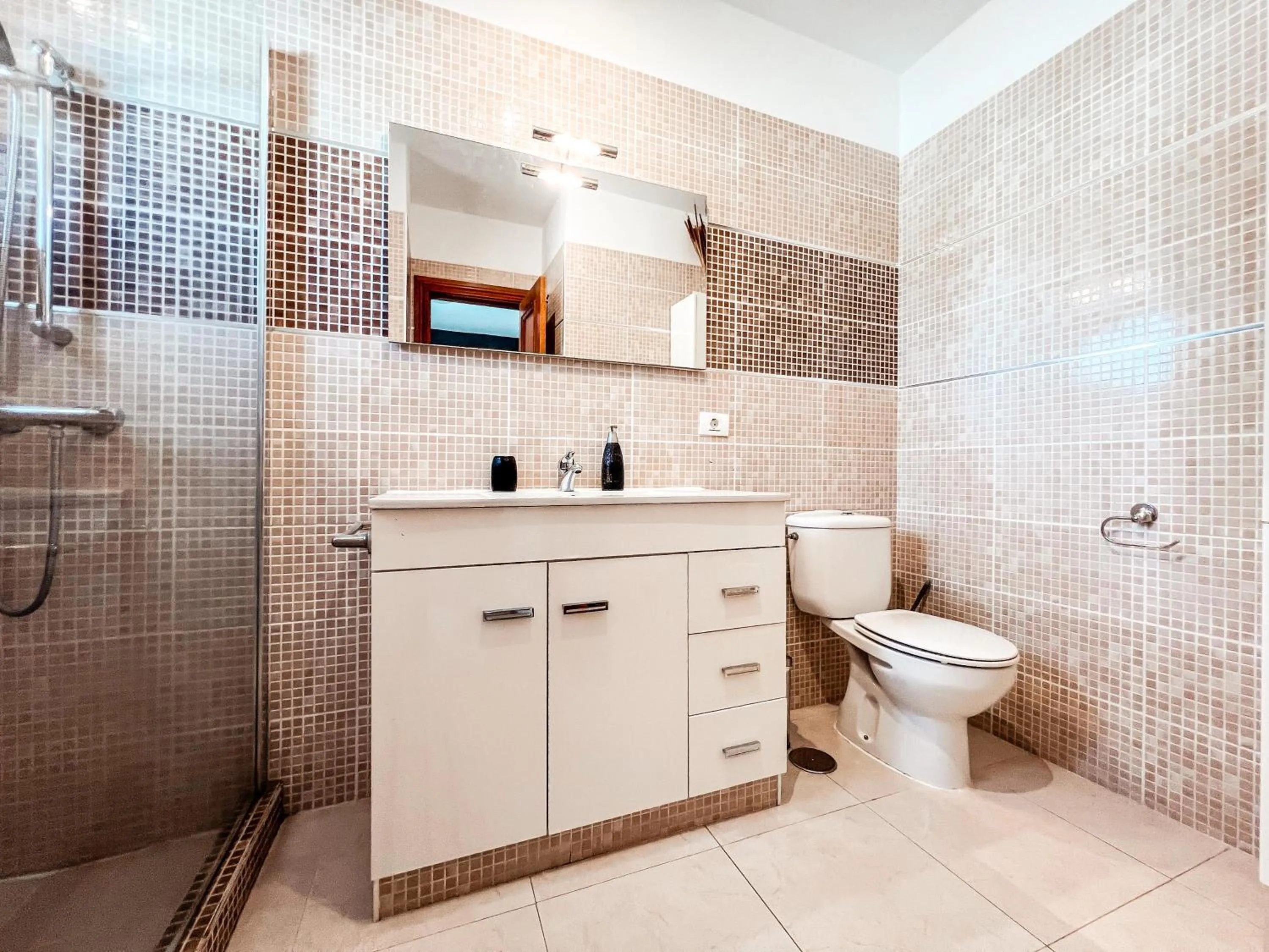 Property building in Townhouse with AC in Callao Salvaje, Sonia, CS148
