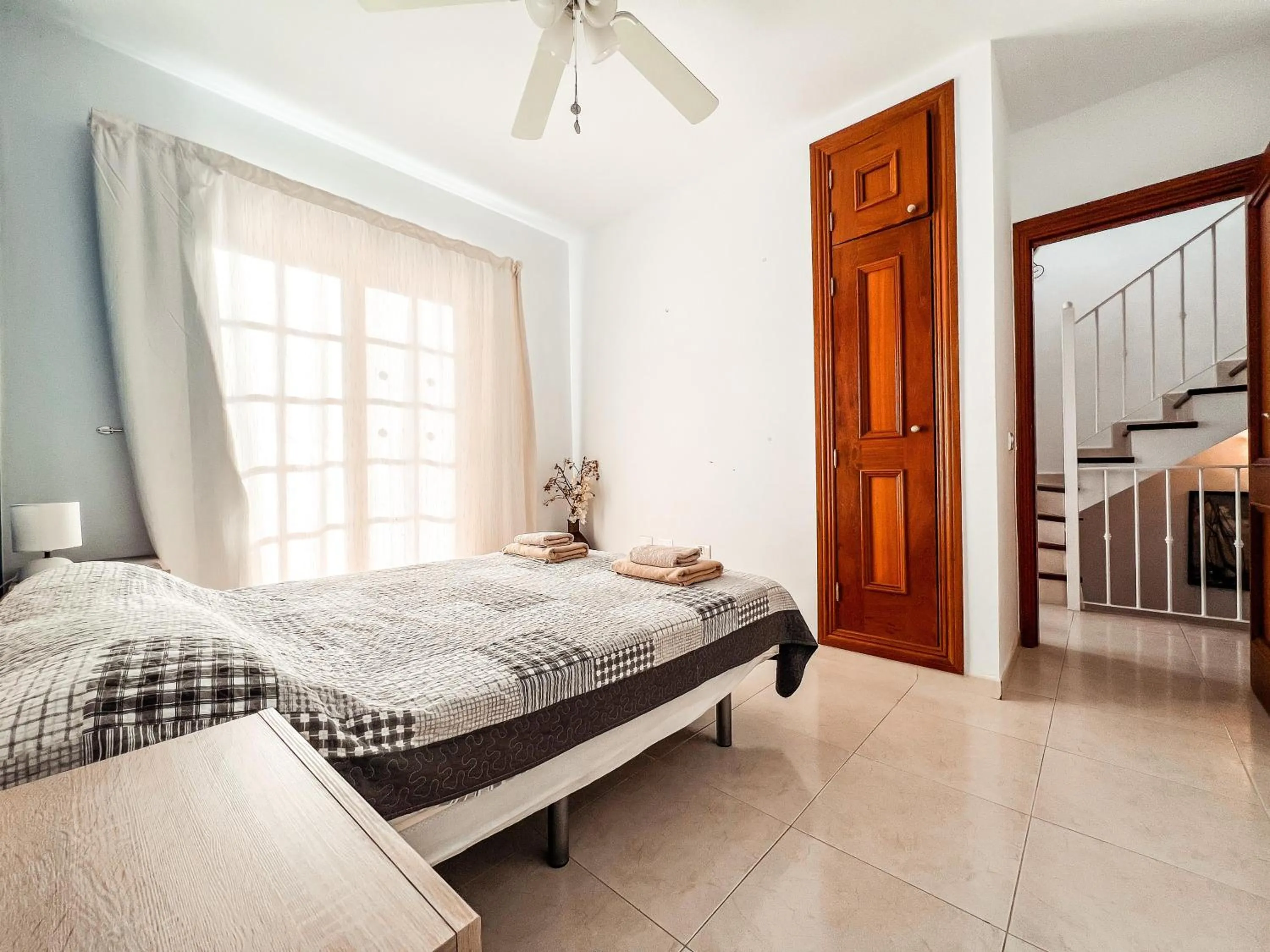 Property building, Bed in Townhouse with AC in Callao Salvaje, Sonia, CS148