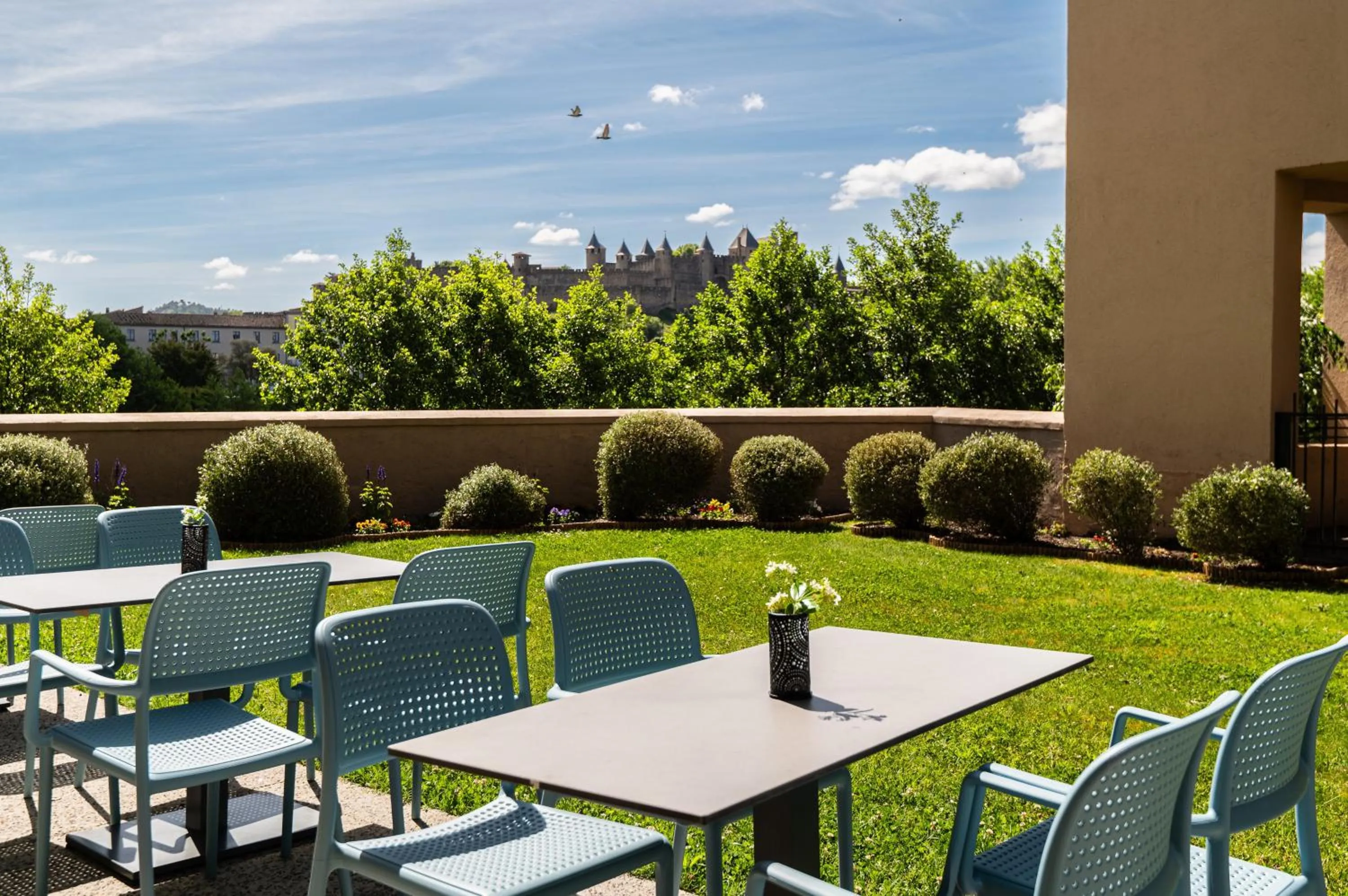 Patio in SOWELL HOTELS Les Chevaliers
