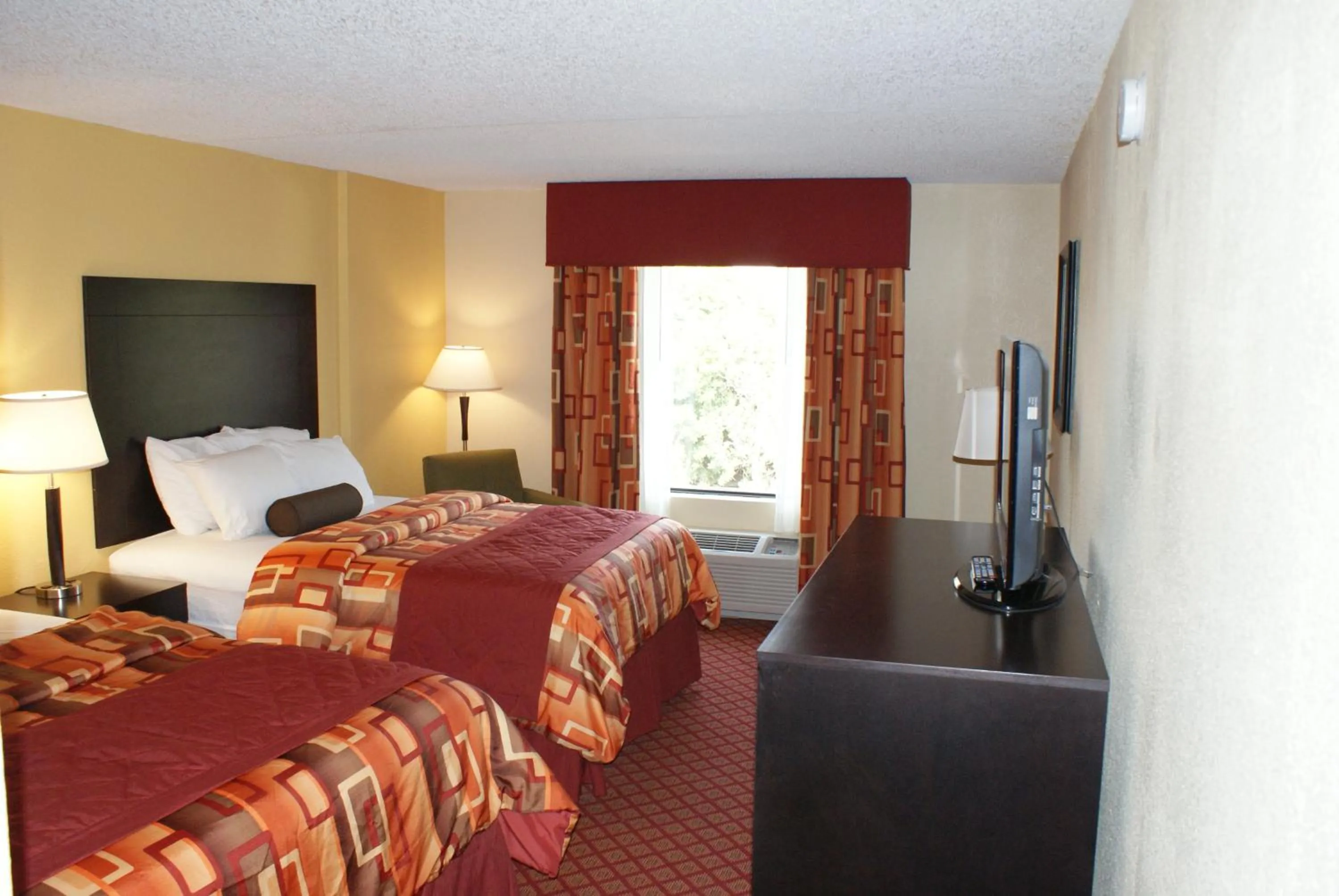 Photo of the whole room, Bed in Wyndham Garden Stillwater