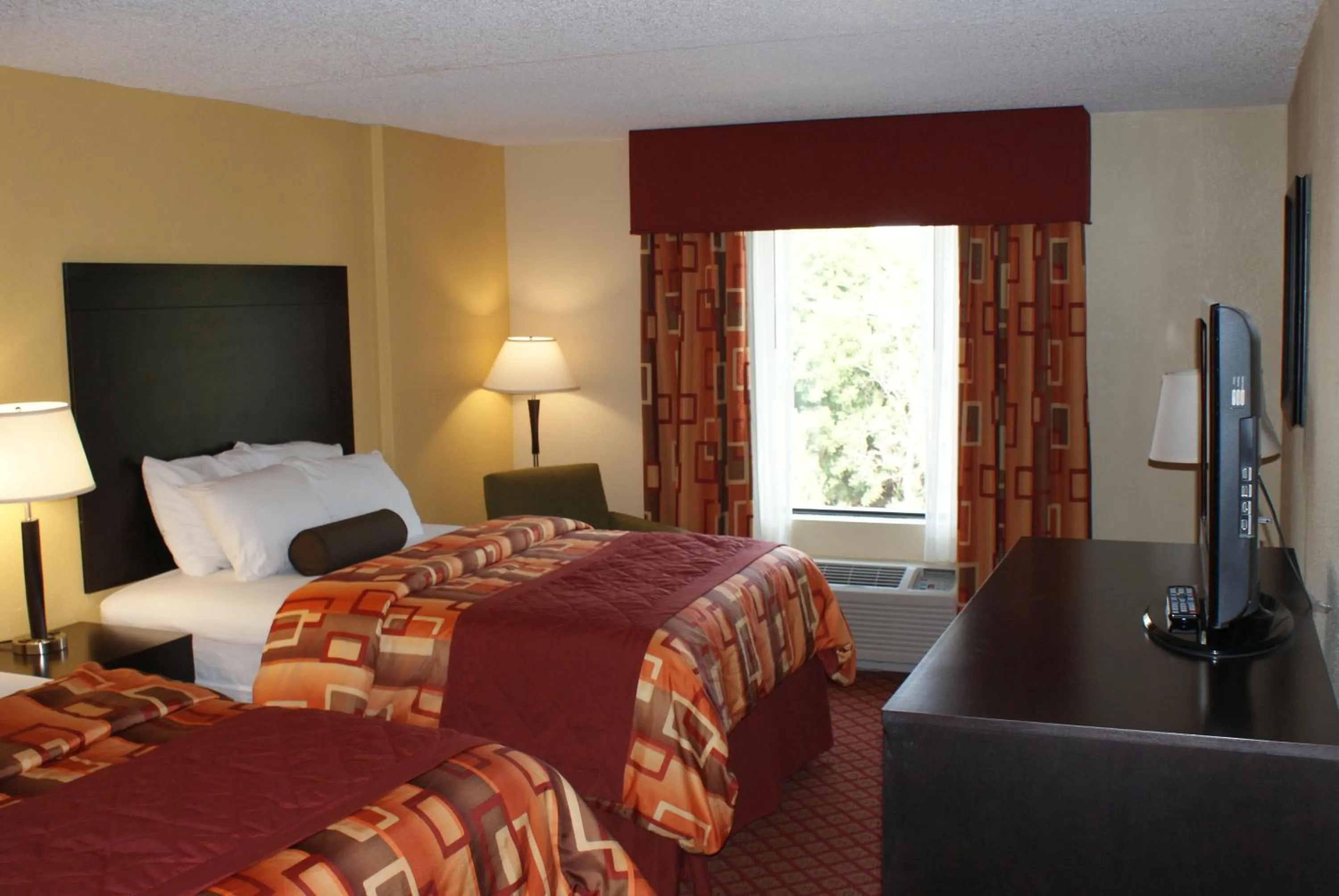 Photo of the whole room, Bed in Wyndham Garden Stillwater