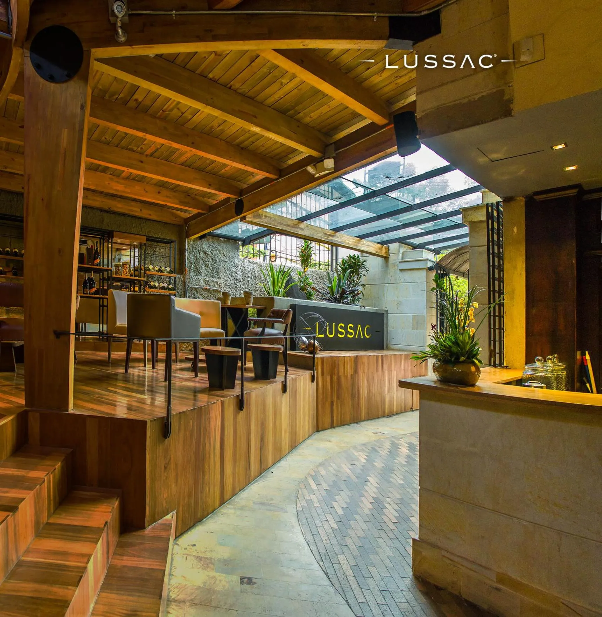 Restaurant/places to eat in Hotel Park10