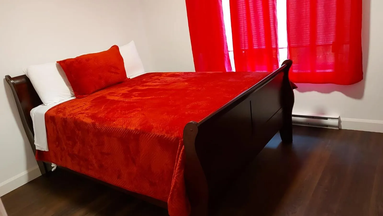 Bed in Motel LA RÉFÉRENCE