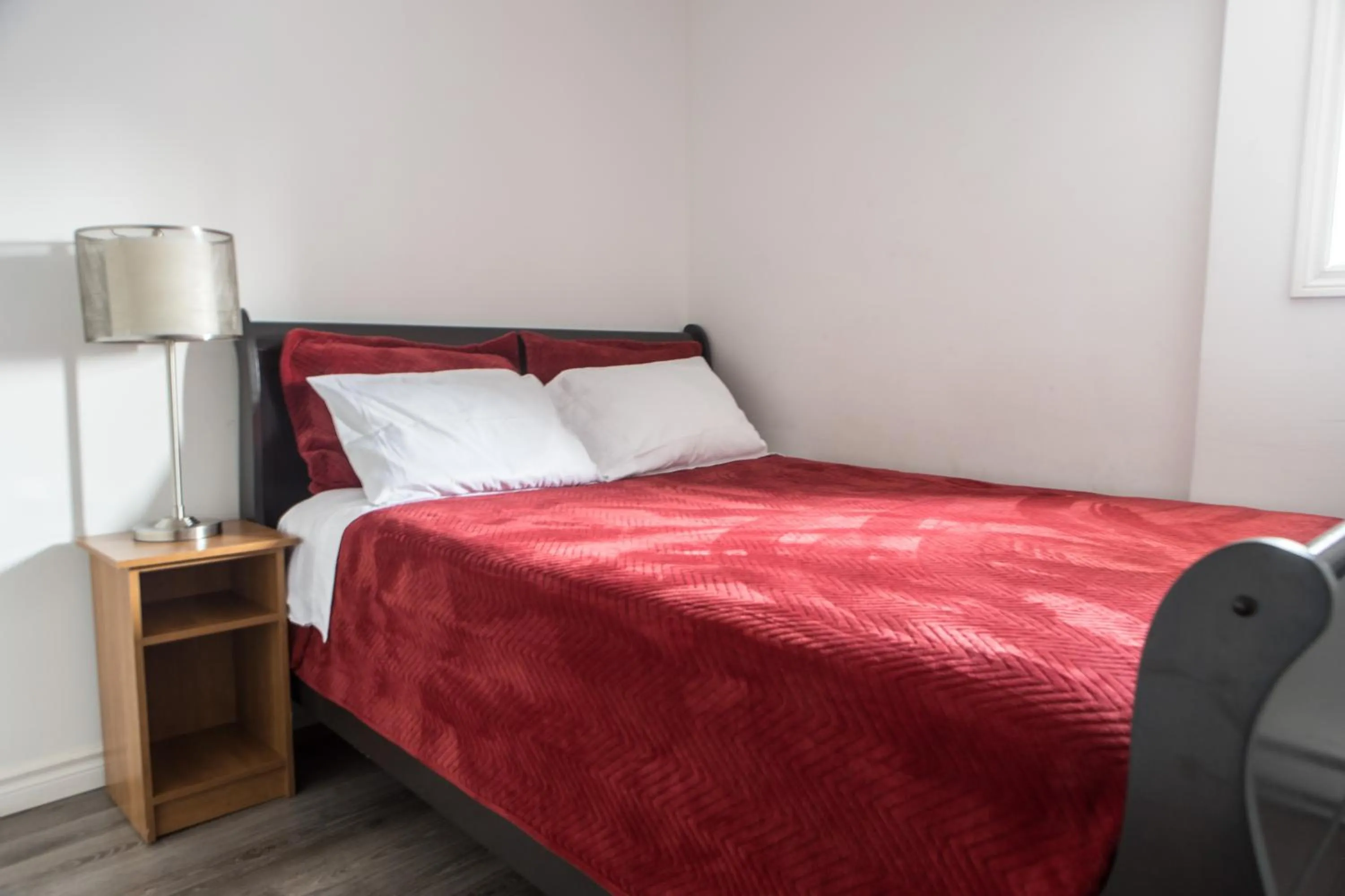 Bed in Motel LA RÉFÉRENCE