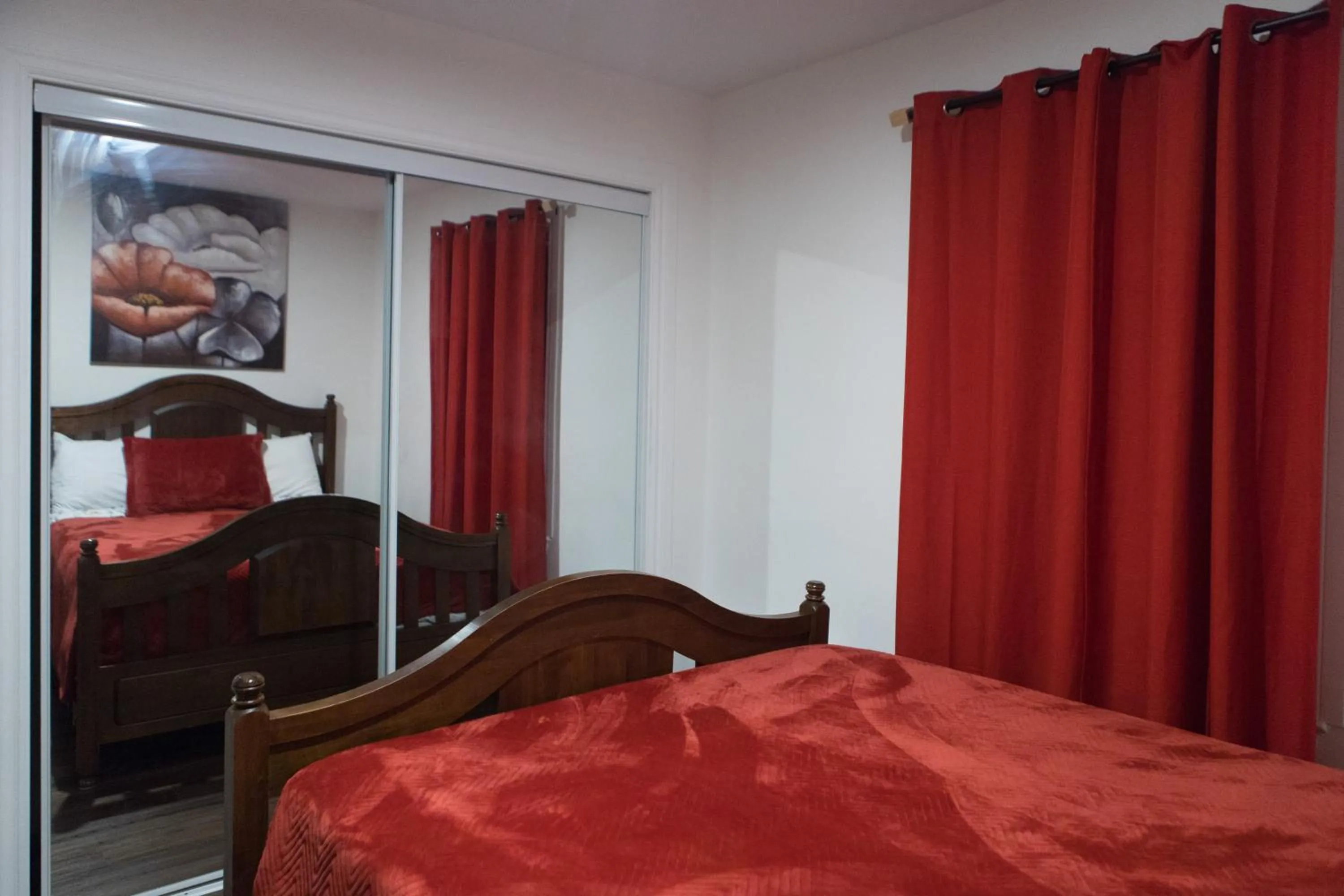 Bed in Motel LA RÉFÉRENCE