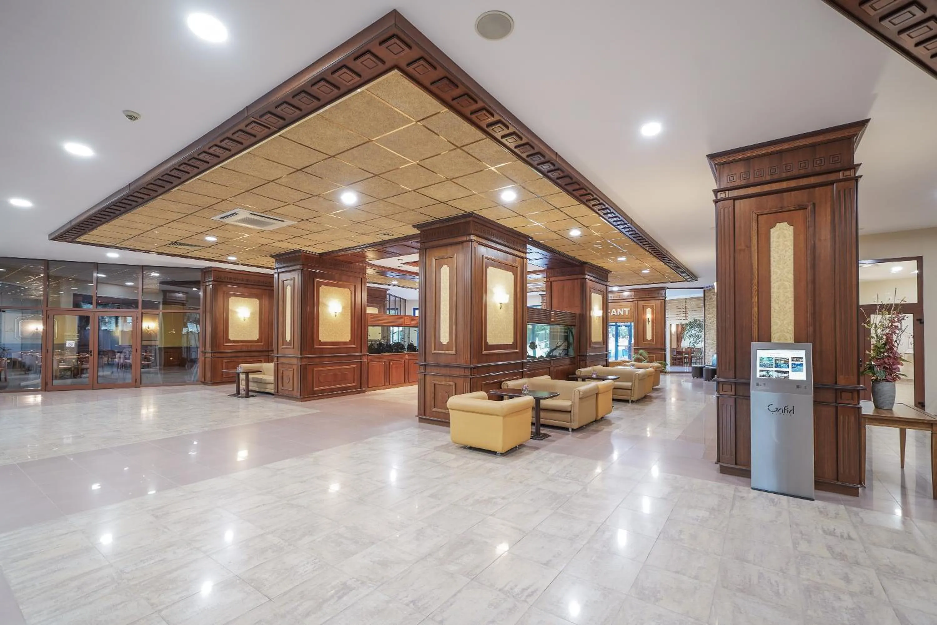Lobby or reception in GRIFID Arabella Hotel - Ultra All inclusive & Aquapark